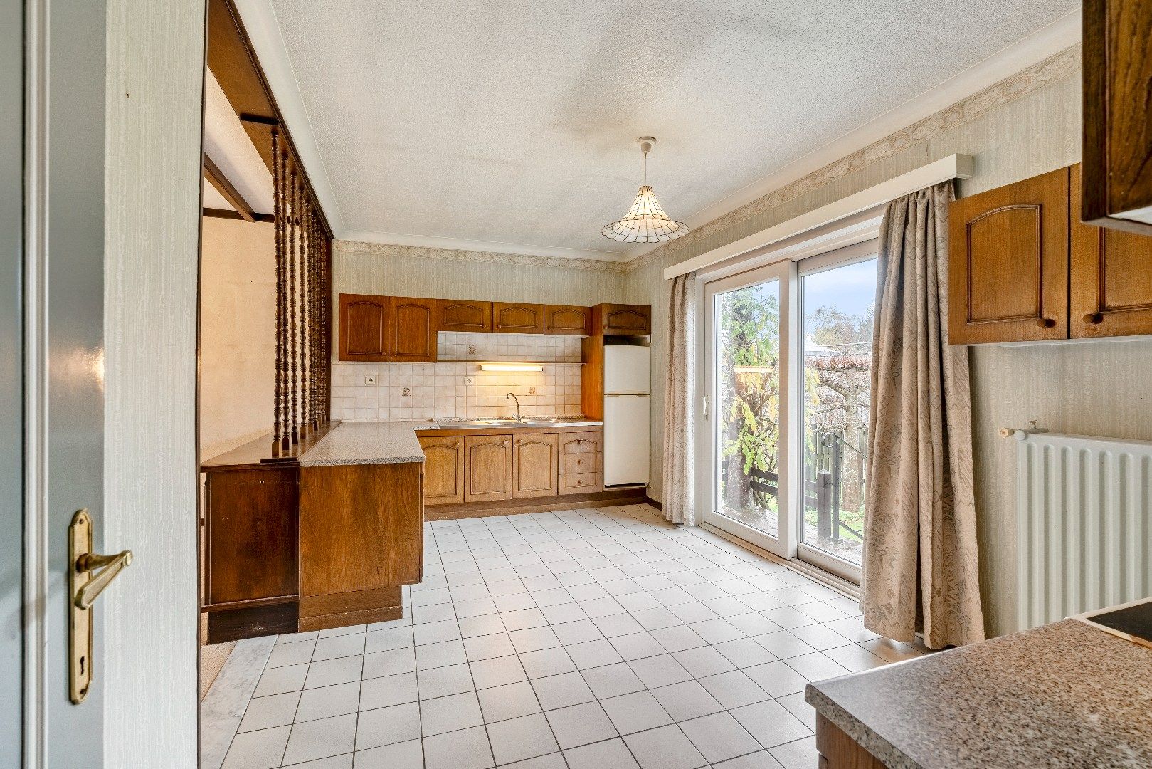  Te renoveren karakteristieke bungalow, 3 Slpk, ruime kelder met garage, op toplocatie foto 21