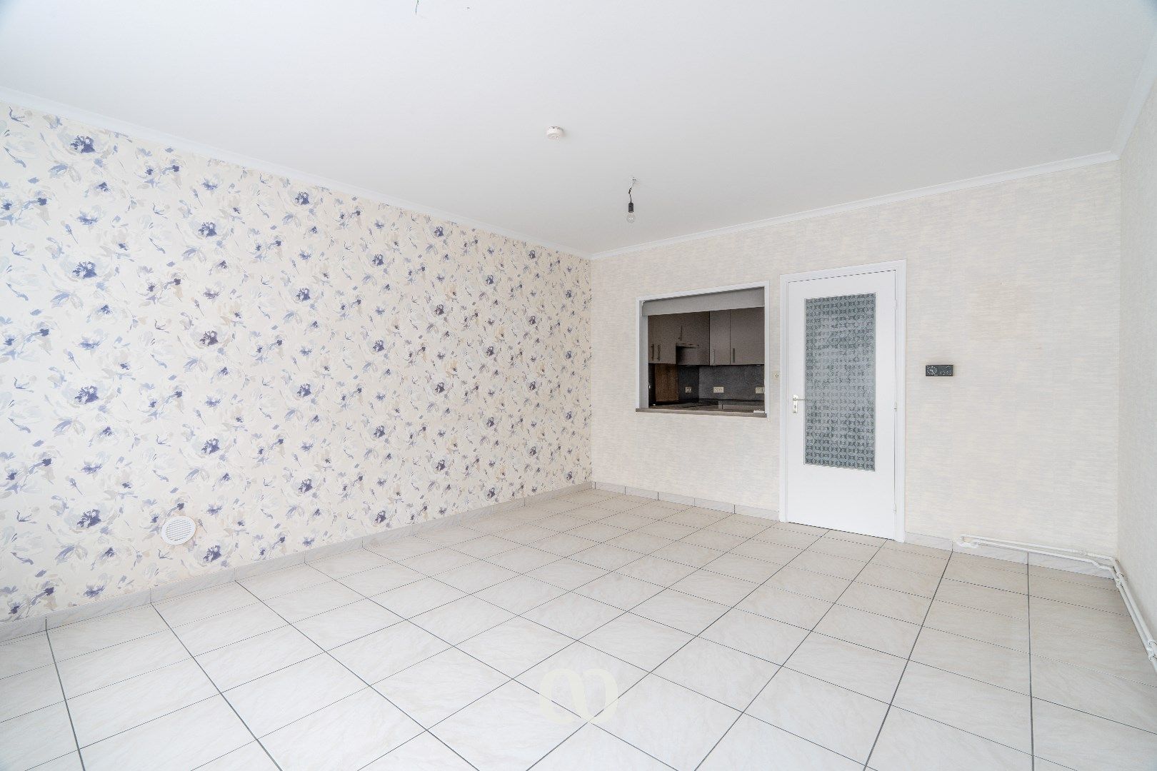 Instapklaar appartement met garagebox in Eine foto 3