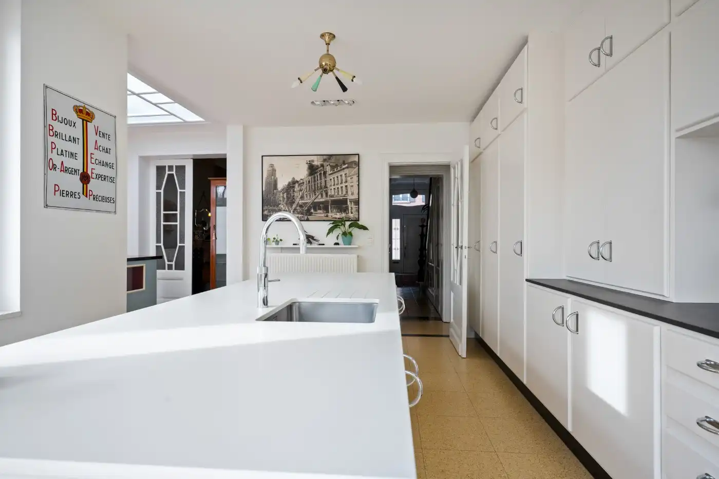 Prachtig gerenoveerde, authentieke woning met 4 slpk. en tuin foto 11