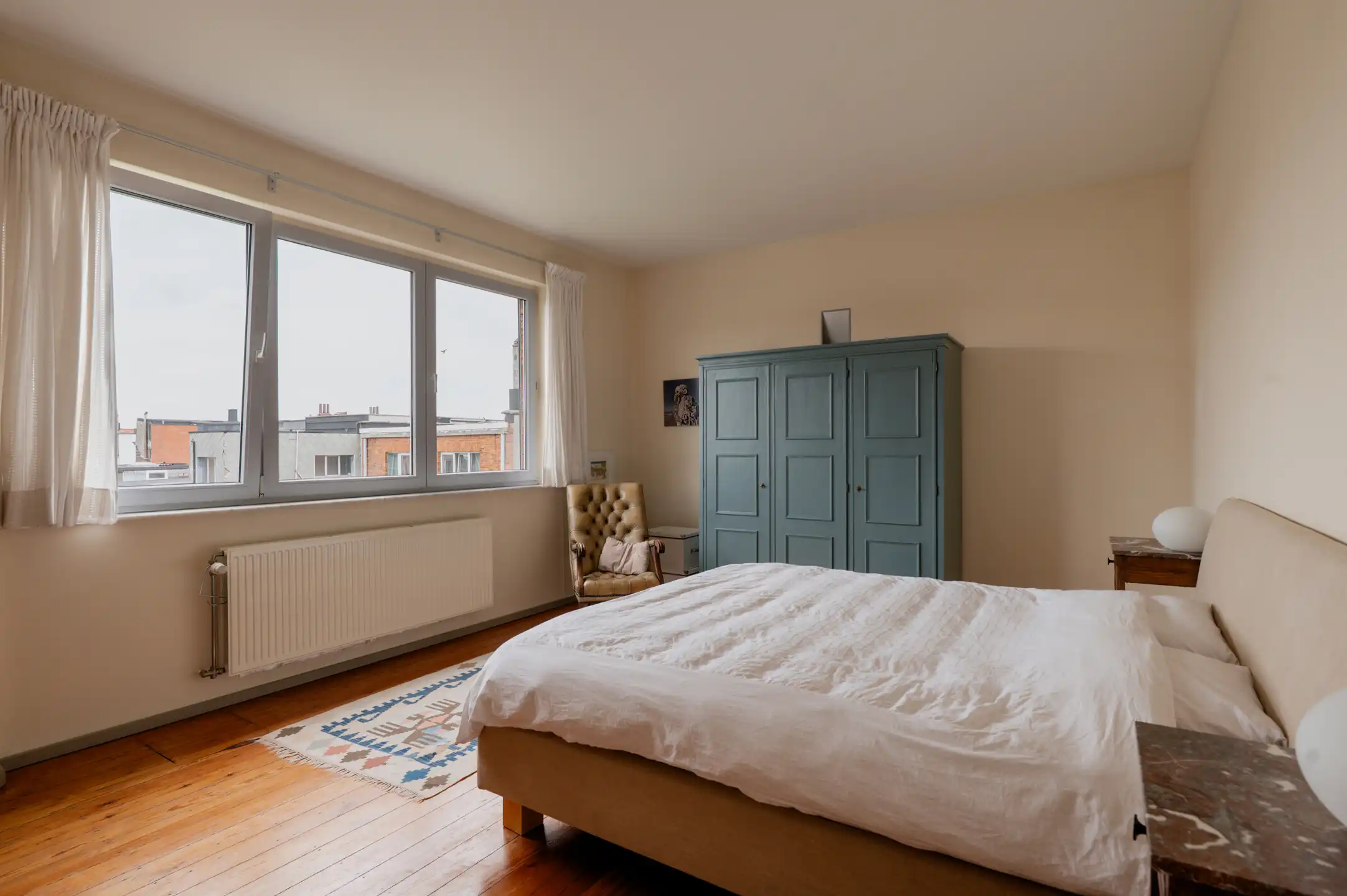 Charmant lichtrijk appartement met terras foto 9