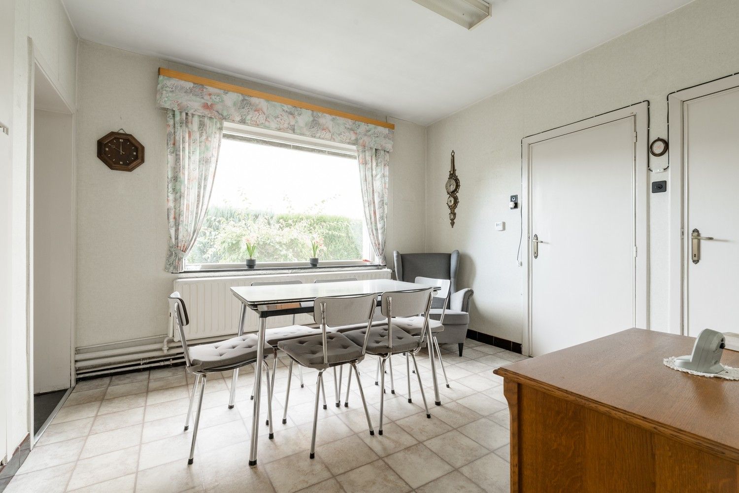 Karaktervolle woning met potentieel op toplocatie in het centrum van Hechtel foto 9