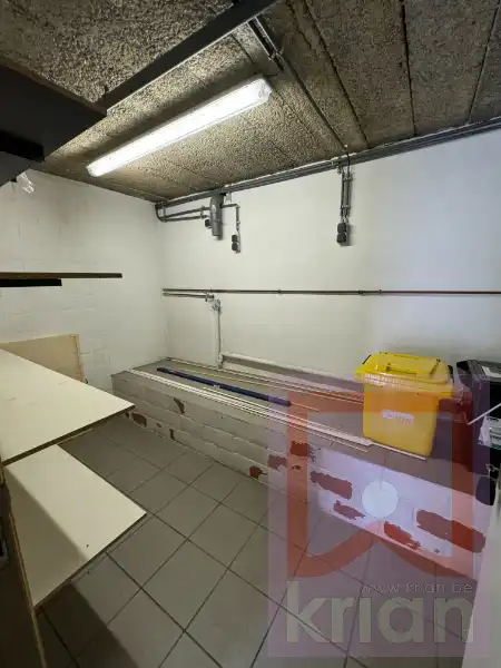 BEMEUBELD - Ruim 2-slaapkamer appartement met terras en garage. foto 8