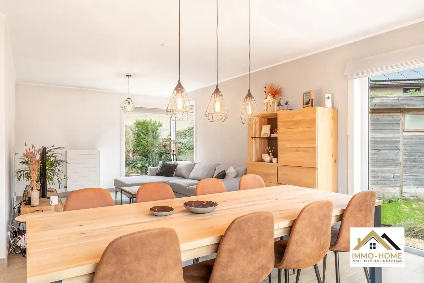 Prachtige HOB met zonnepanelen in een doodlopende straat! foto 8