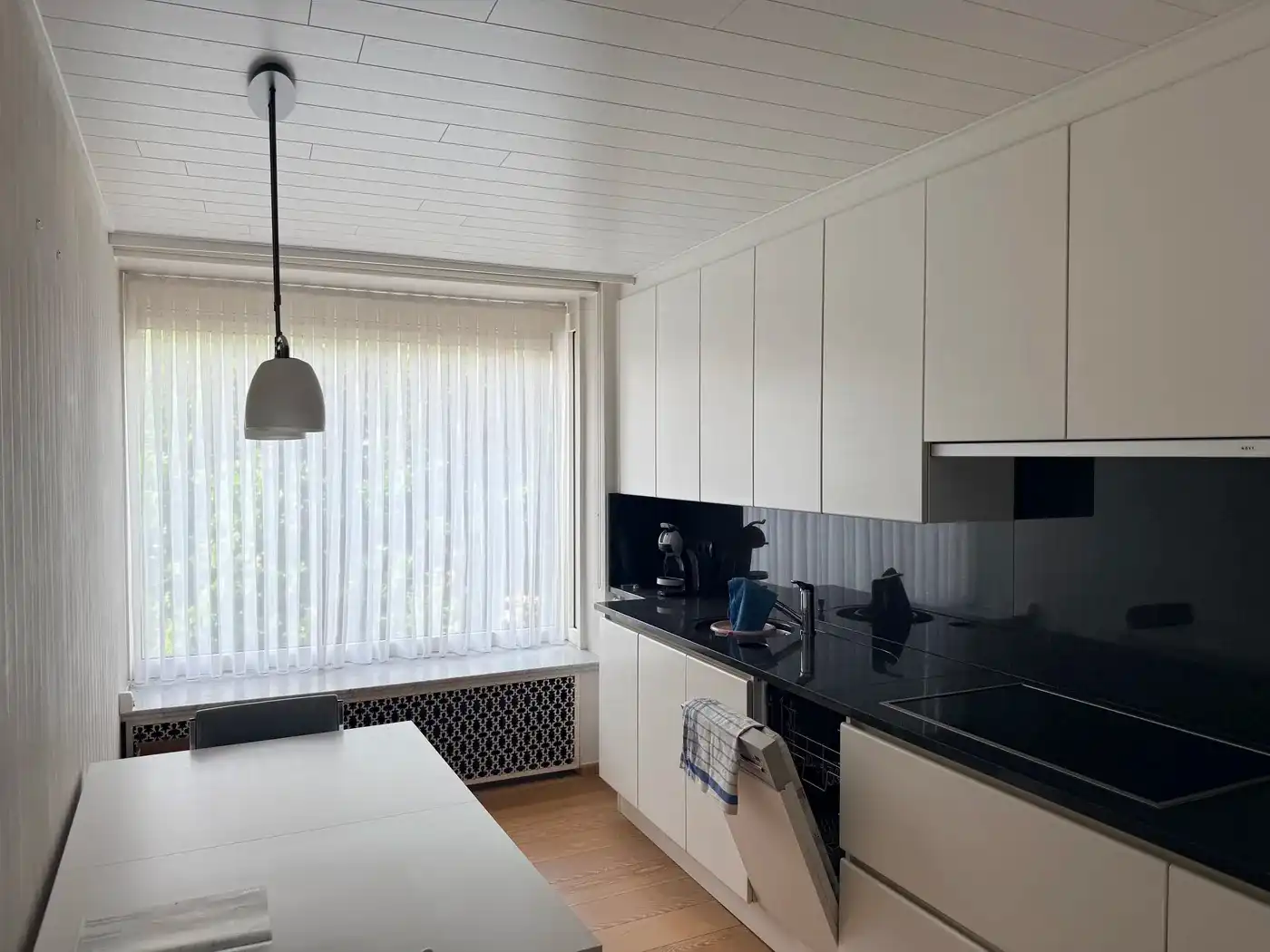 Instapklaar 2-slaapkamerappartement in het hart van Izegem foto 7