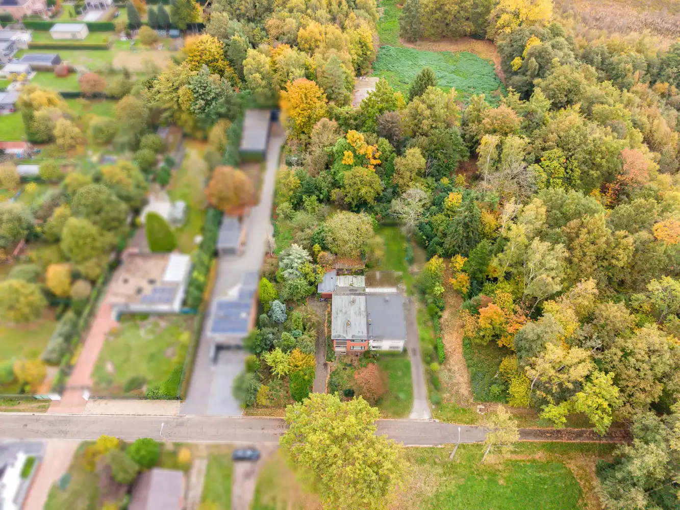 Halfopen bebouwing aan de rand van De Maten. foto 11