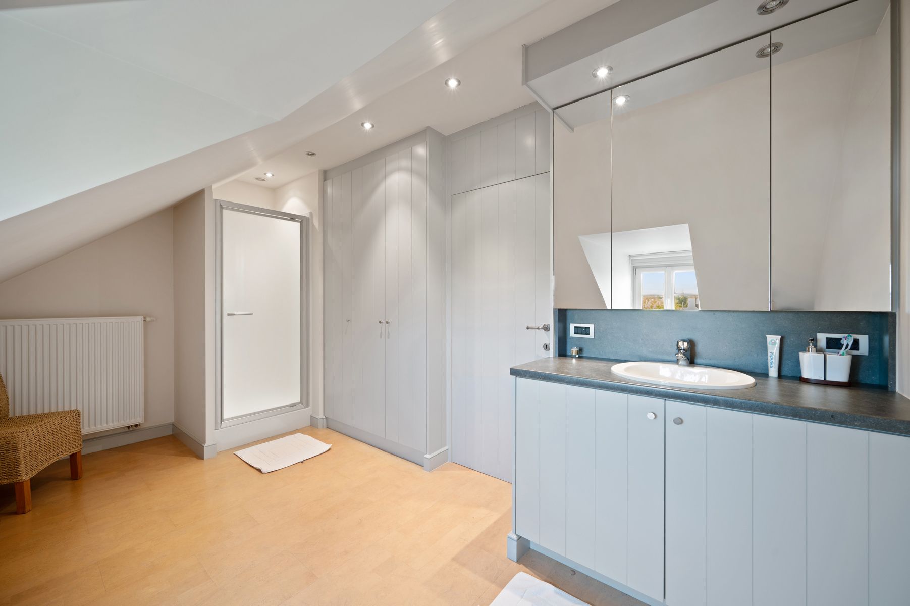 Prachtige villa in tijdloze architectuur te SCHRIEK foto 27