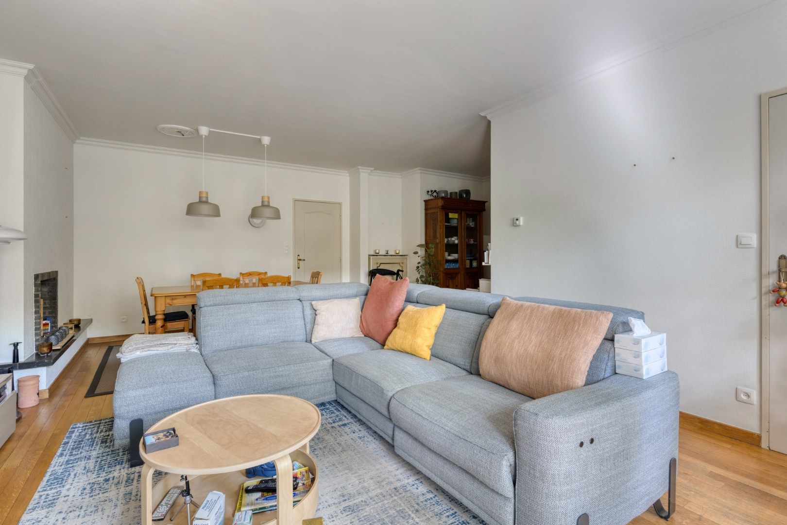 Riant 2-slp appartement met kelder en autostnplts foto 5