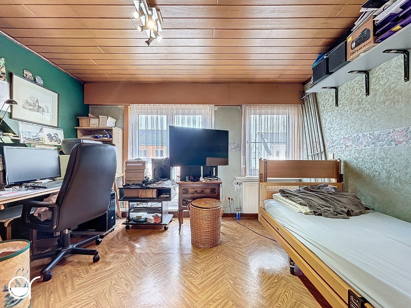 Ruime woning met vier slaapkamers, tuin, garage en mogelijkheid voor zelfstandige activiteit foto 15