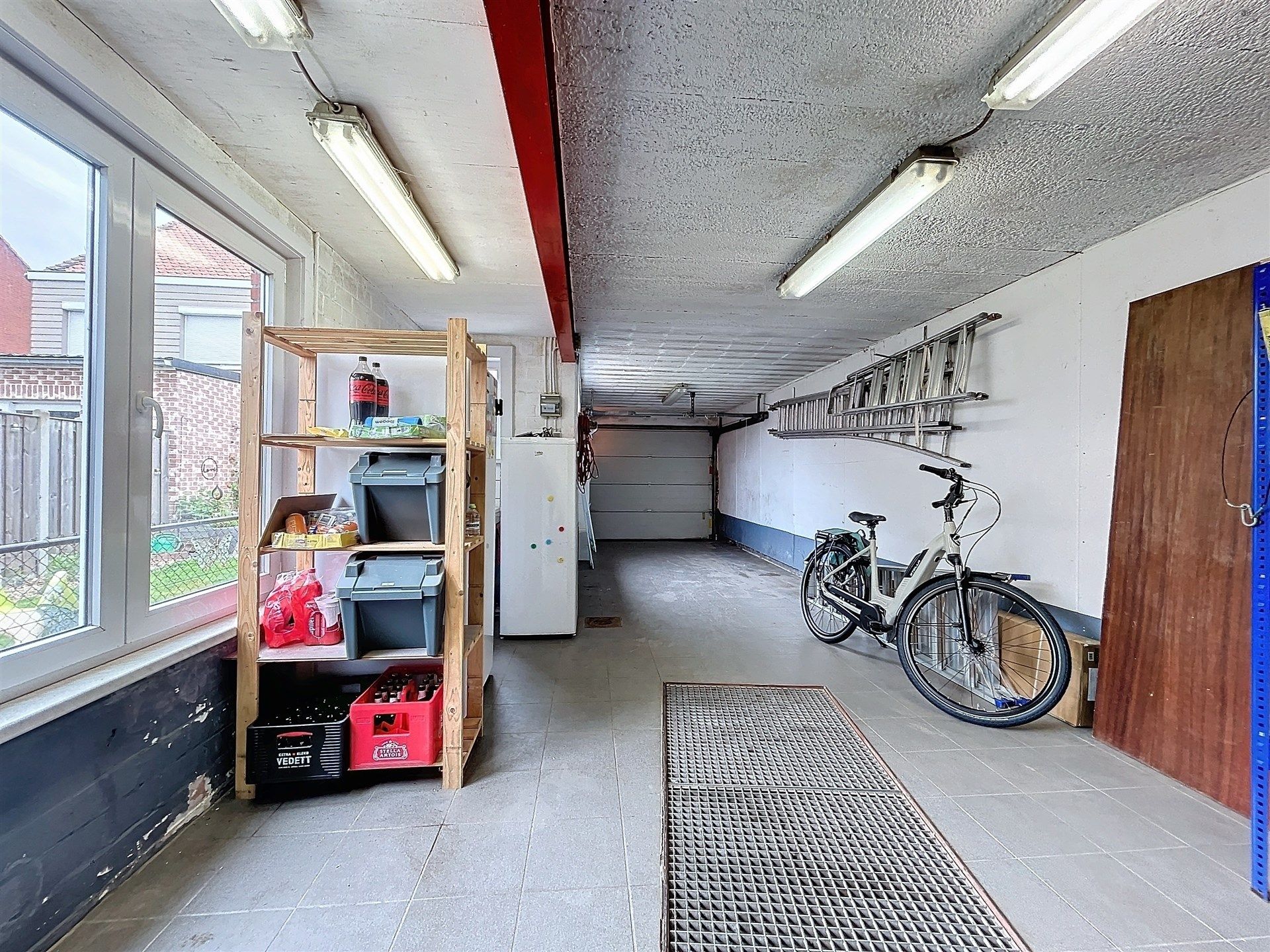 Instapklare half open bebouwing met 3 slaapkamers, ruime garage en tuin op perceel van 261m². foto 9