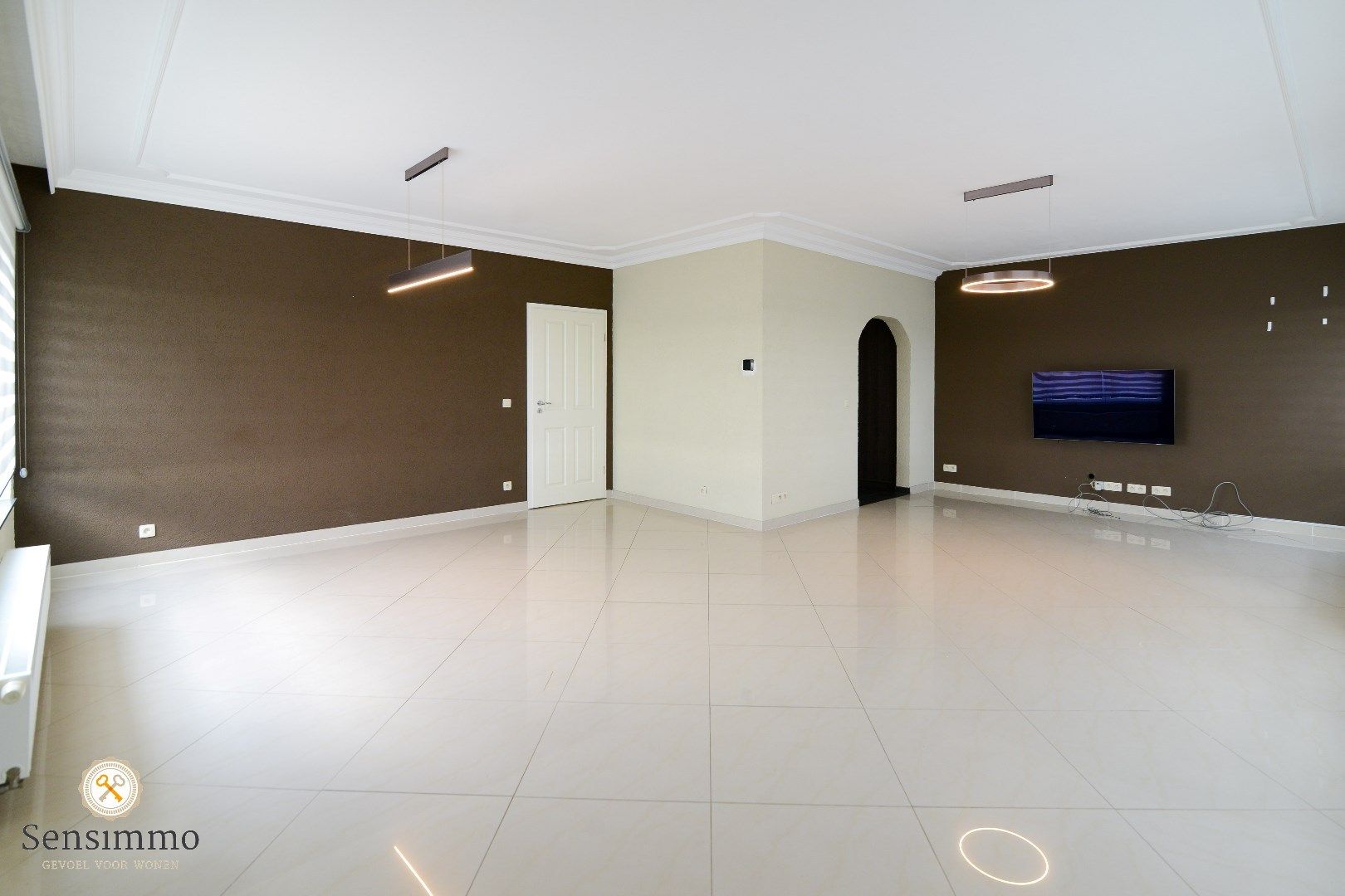 Ruim appartement met 3 slaapkamers te Genk met garagebox foto 2