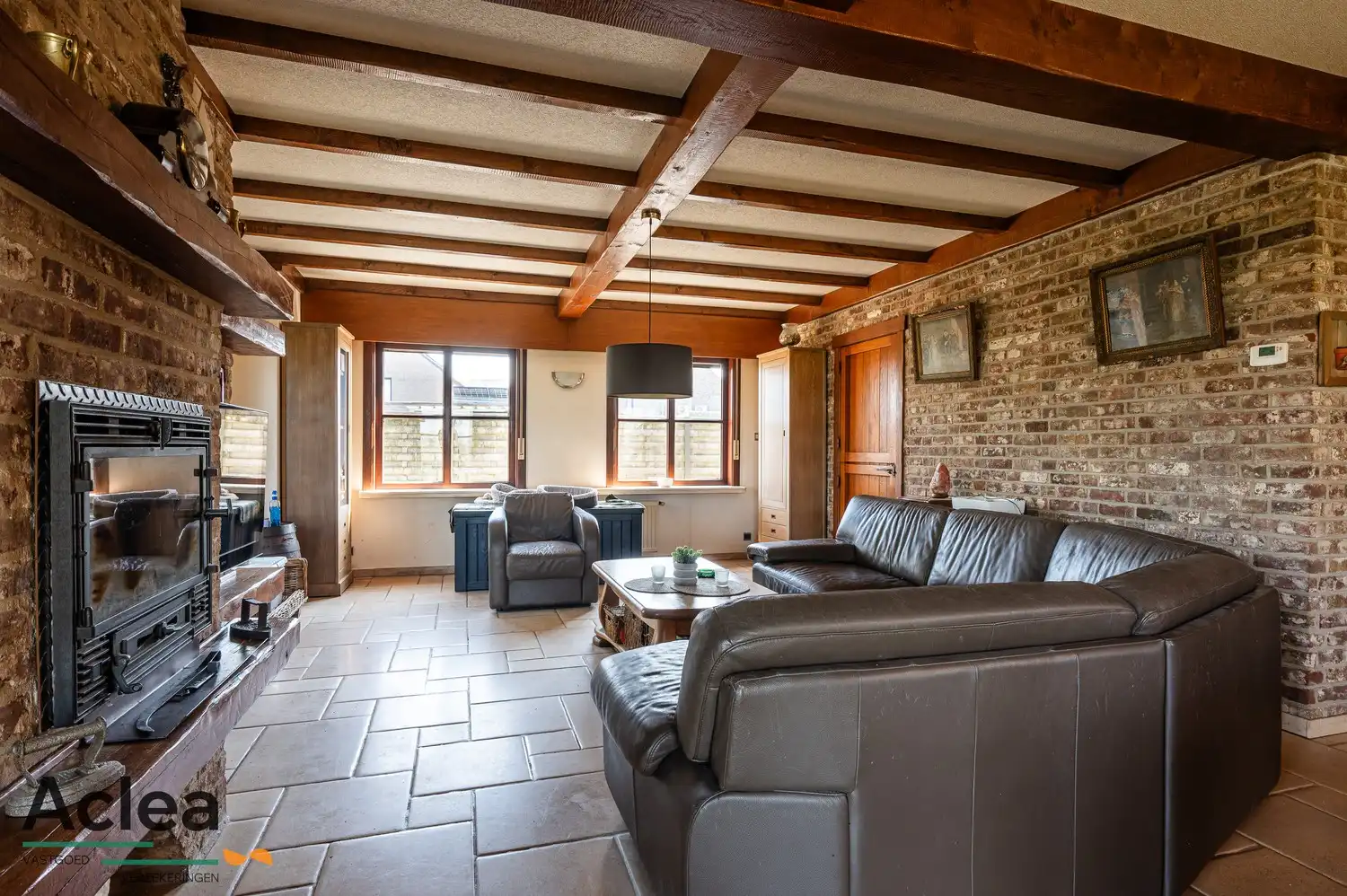 Rustig gelegen villa in landelijke stijl, omgeven door groen en natuur foto 12