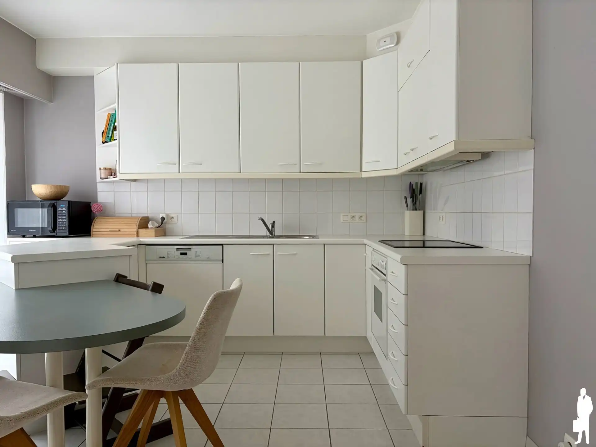 Unieke gezinswoning met veel mogelijkheden, garage en tuin foto 13