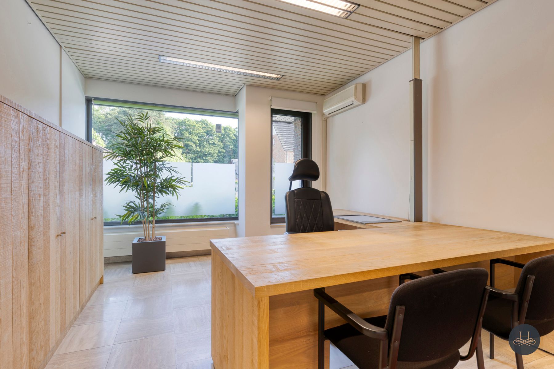 Gelijkvloerse commerciële kantoorruimte foto 7
