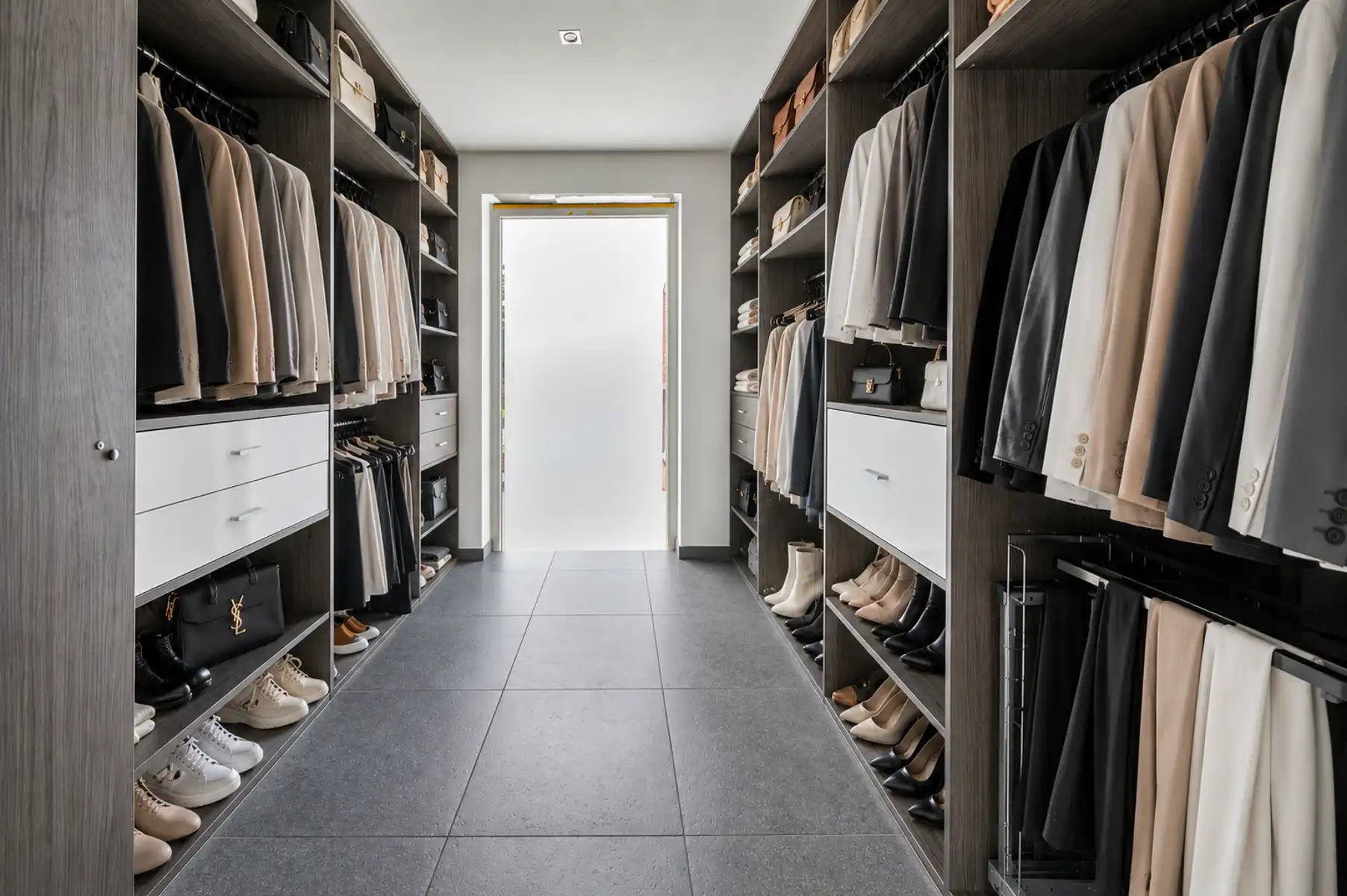 ruime woning met 7 slaapkamers, garage en prachtige tuin foto 11