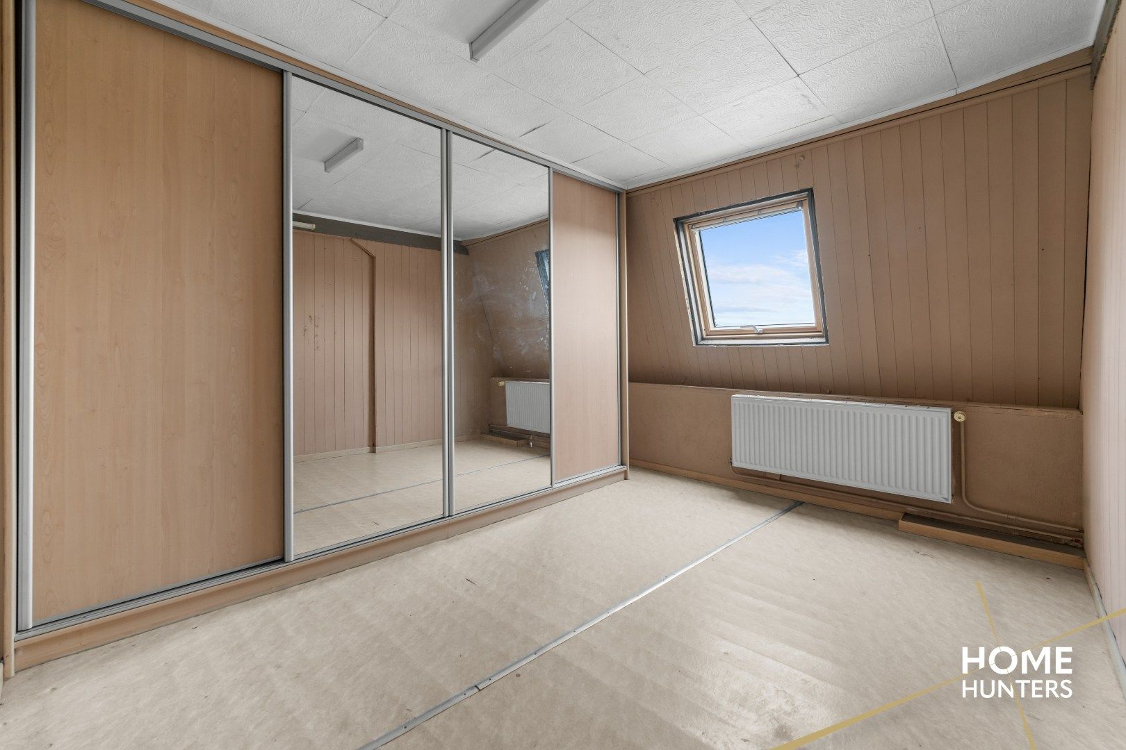 Op te frissen woning met charmante tuin in het hart van Mesen foto 13