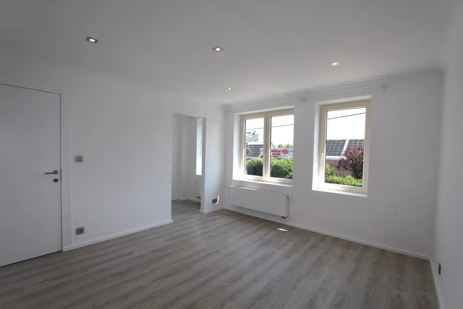 MOOI VERNIEUWDE WONING MET TUIN foto 12