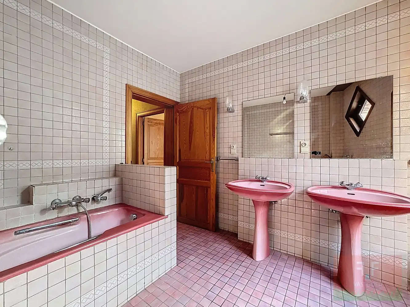 Triplex appartement (4 slaapkamers) met verhuurde winkelruimte en aparte garage te koop in centrum Zottegem foto 14