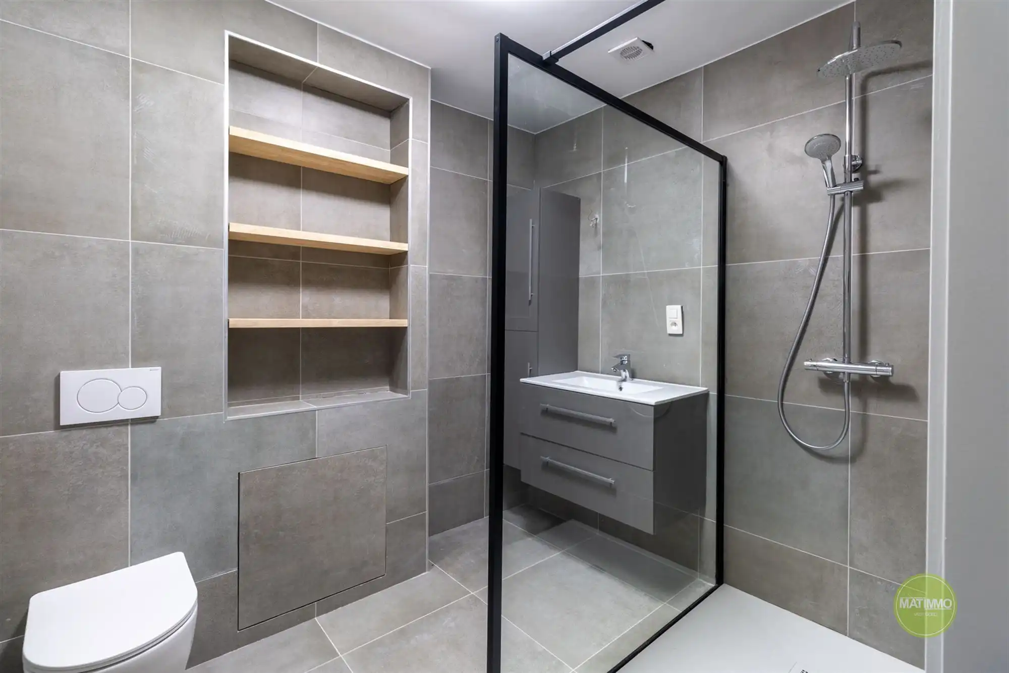 Modern gerenoveerd duplex appartement met terras in Meerhout foto 12