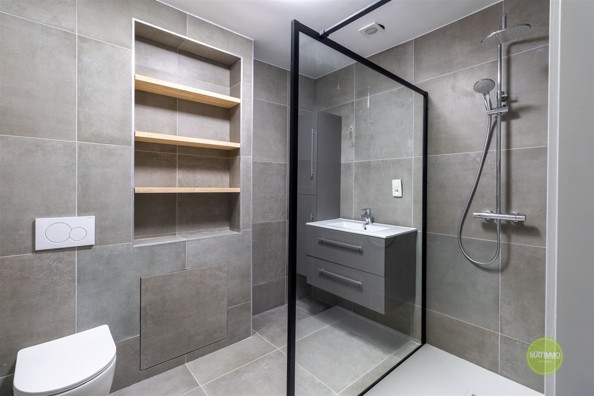 Modern gerenoveerd duplex appartement met terras in Meerhout foto 12