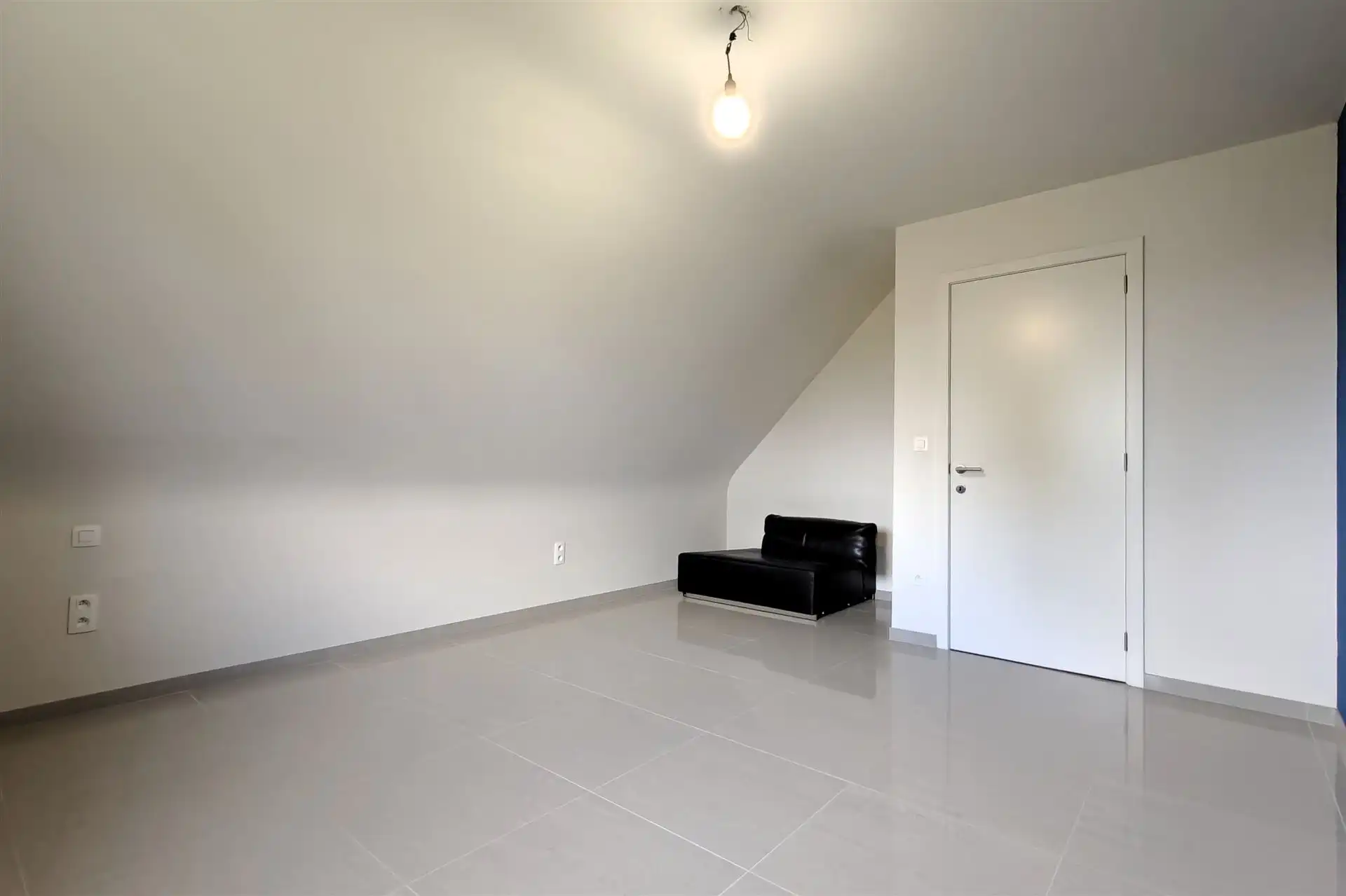 Ruime duplex (197m²) in een residentiële woonwijk te Munsterbilzen foto 15