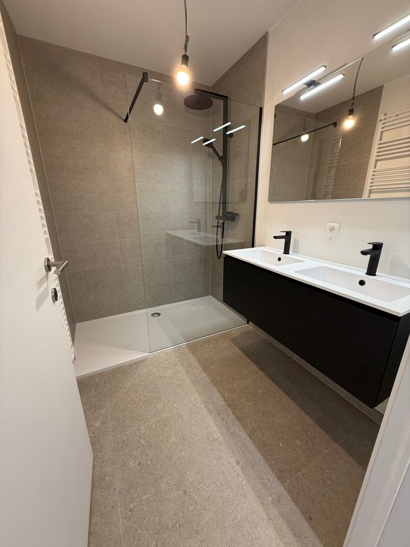 Laatste 3-slaapkamer appartement met zeer ruim leefterras foto 10