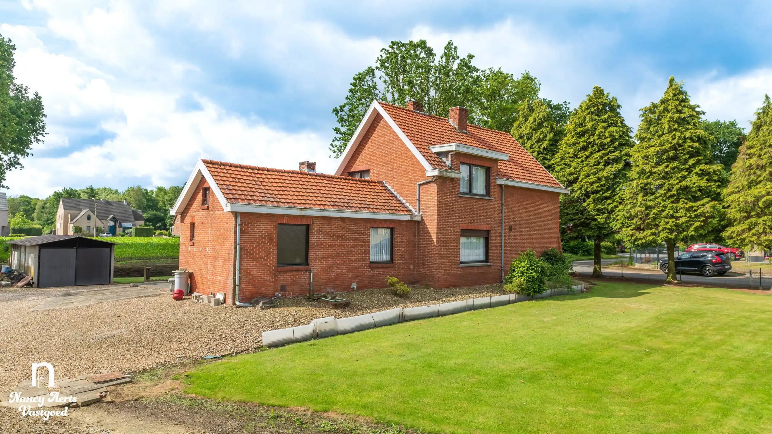 Charmante te renoveren woning op een rustige locatie foto 4