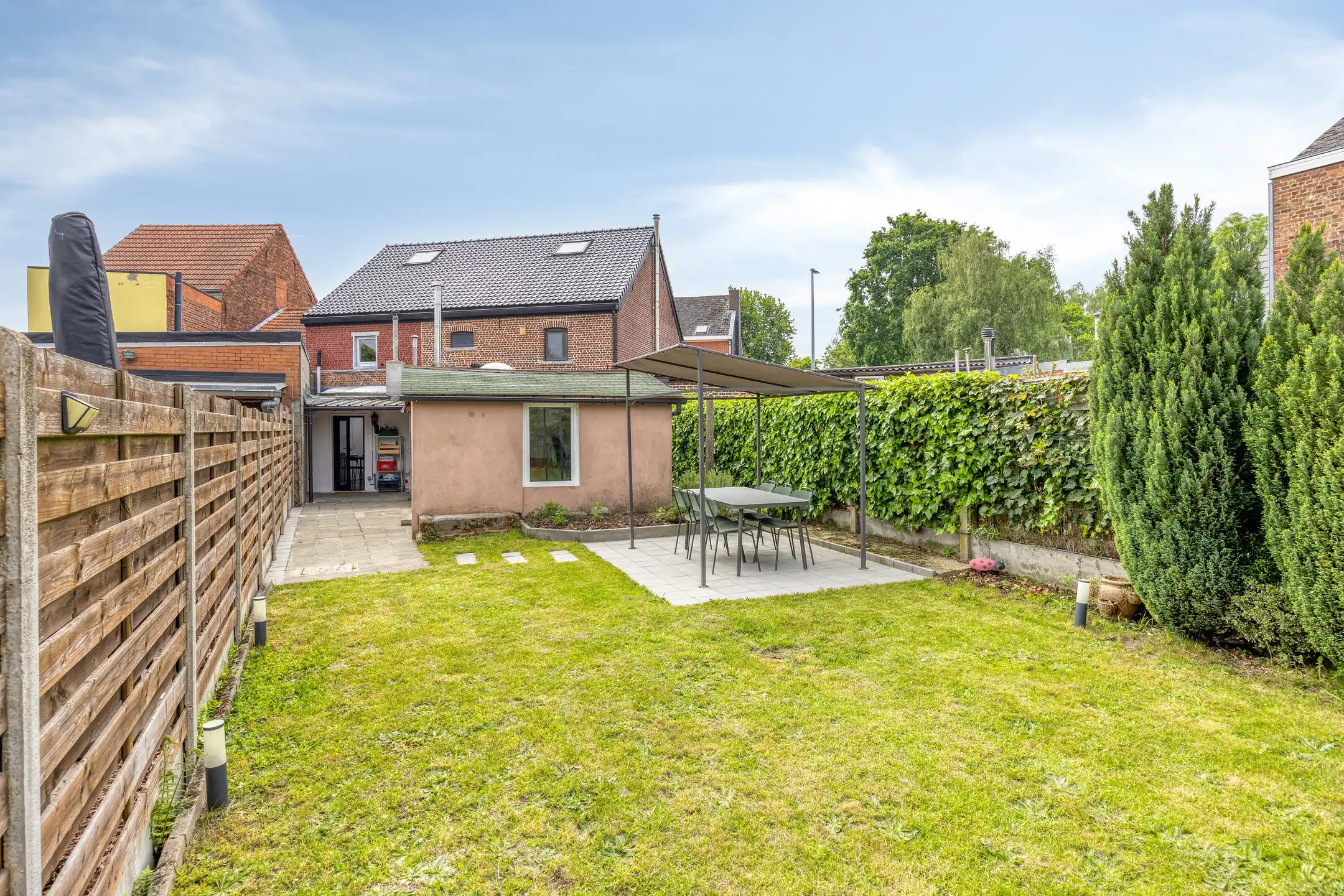 Instapklare woning met tuin op uitstekende locatie foto 18