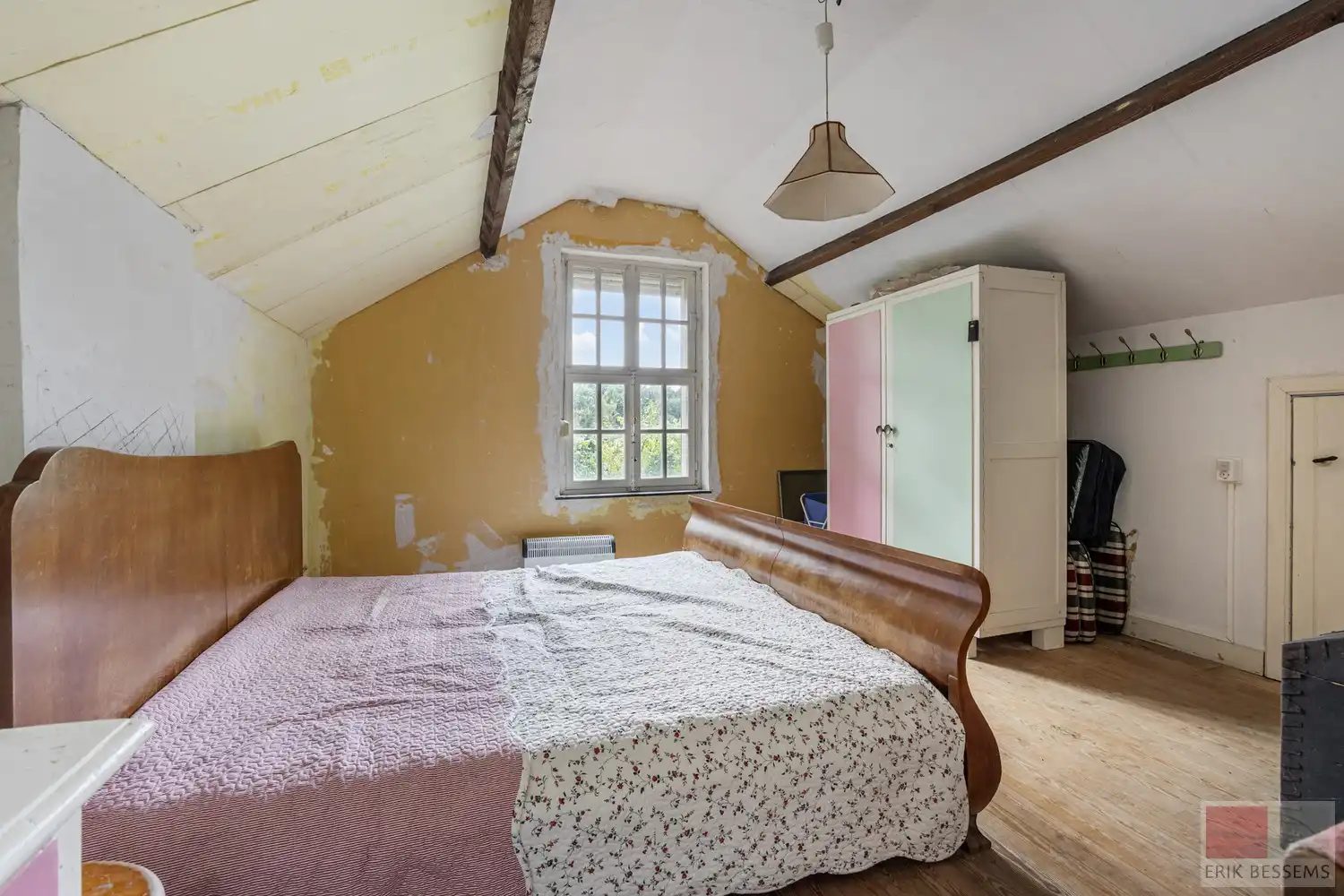 Uitzonderlijke boswoning foto 4