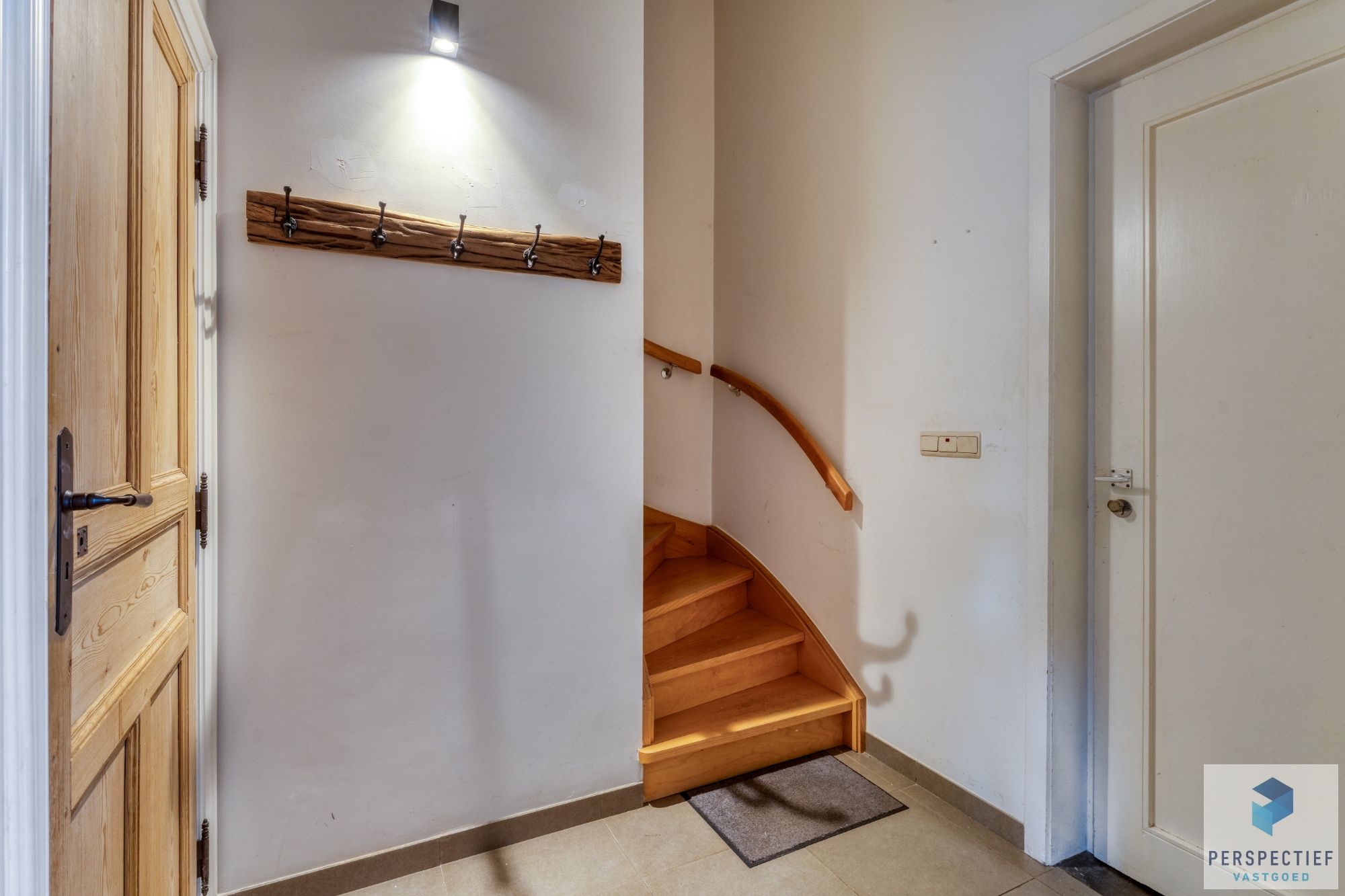 BEZOEKMOMENT ZATERDAG 20/12 VAN 15U TOT 16U30 | Ruime gerenoveerde woning met tuin & 2 privatieve autostaanplaatsen foto 10