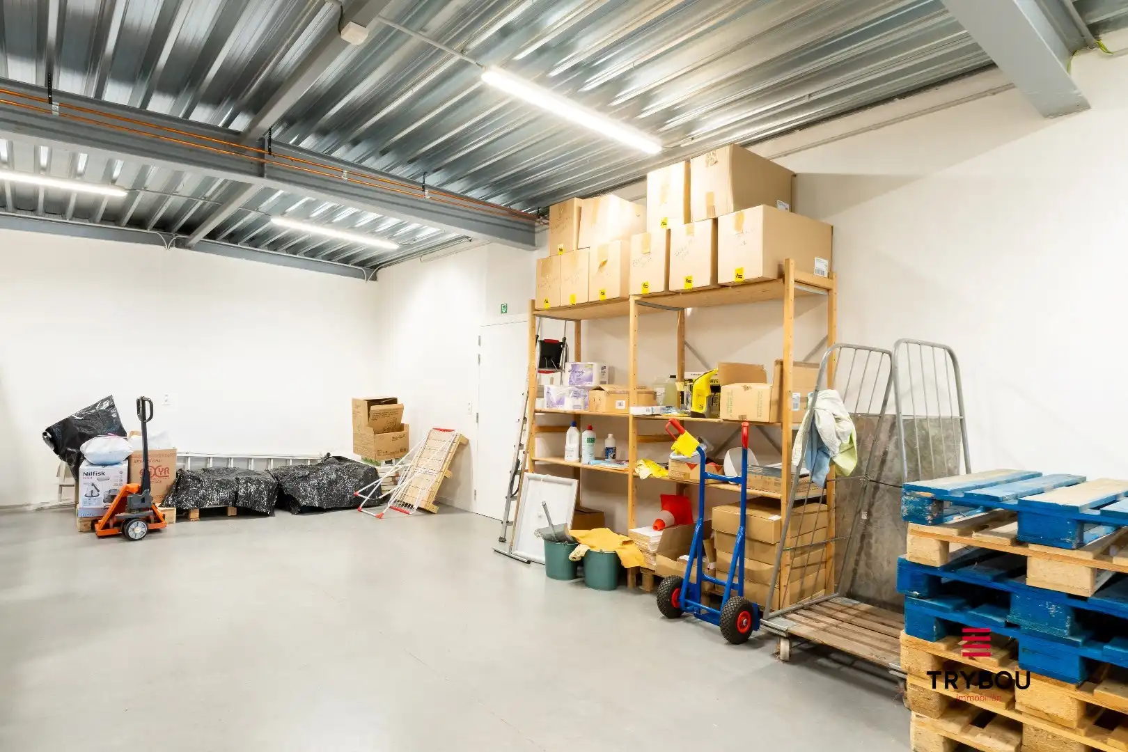 Commercieel pand met woonmogelijkheden op uitstekende ligging foto 12