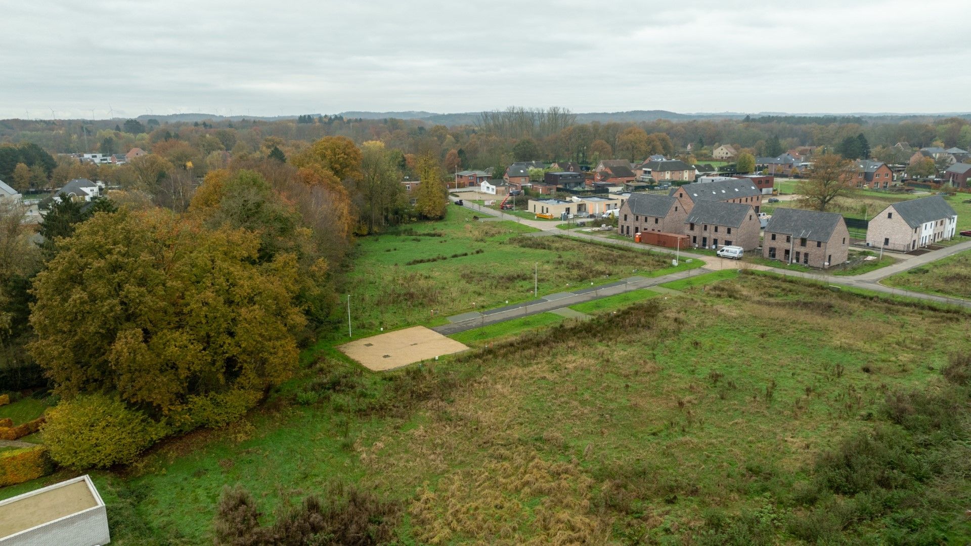 Bouwgrond voor open bebouwing in familievriendelijke buurt foto {{pictureIndex}}