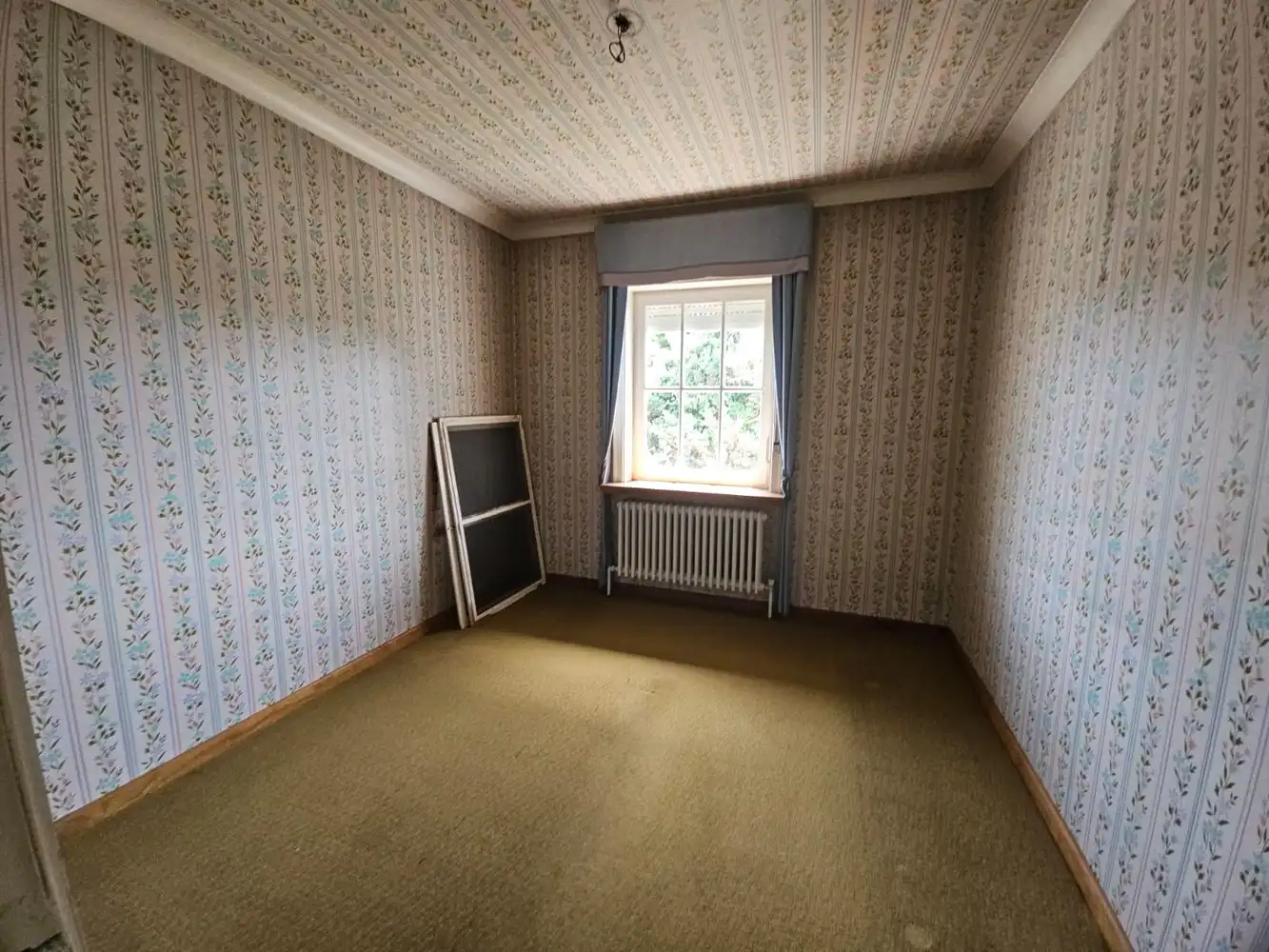 Charmante, te renoveren villa op gunstige locatie foto 24