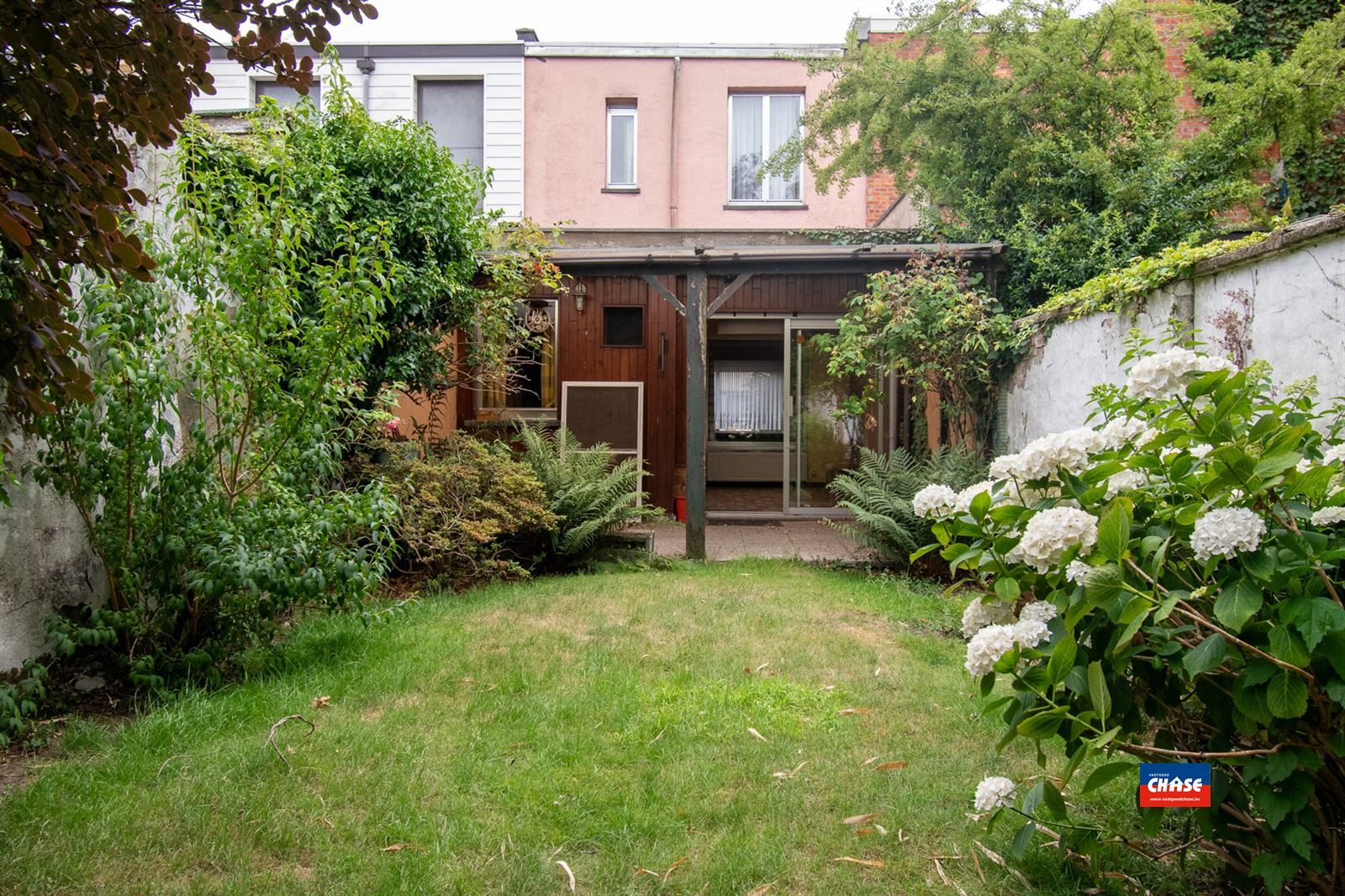 Charmante (te renoveren) rijwoning met 2 slaapkamers en tuin foto 8