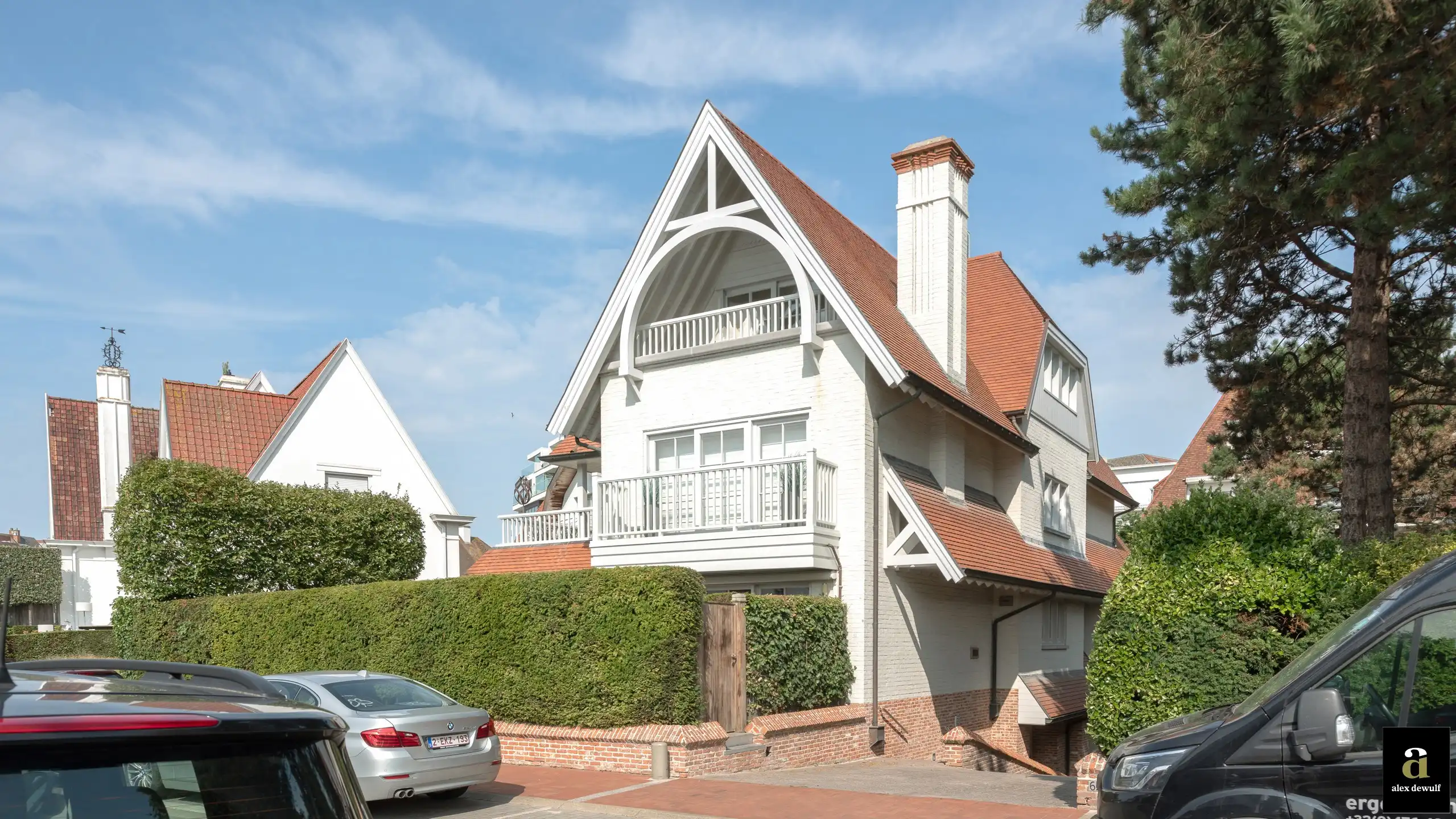 Stijlvol luxeappartement met veel lichtinval, op wandelafstand van het strand in de Bayauxlaan in Knokke. foto 4