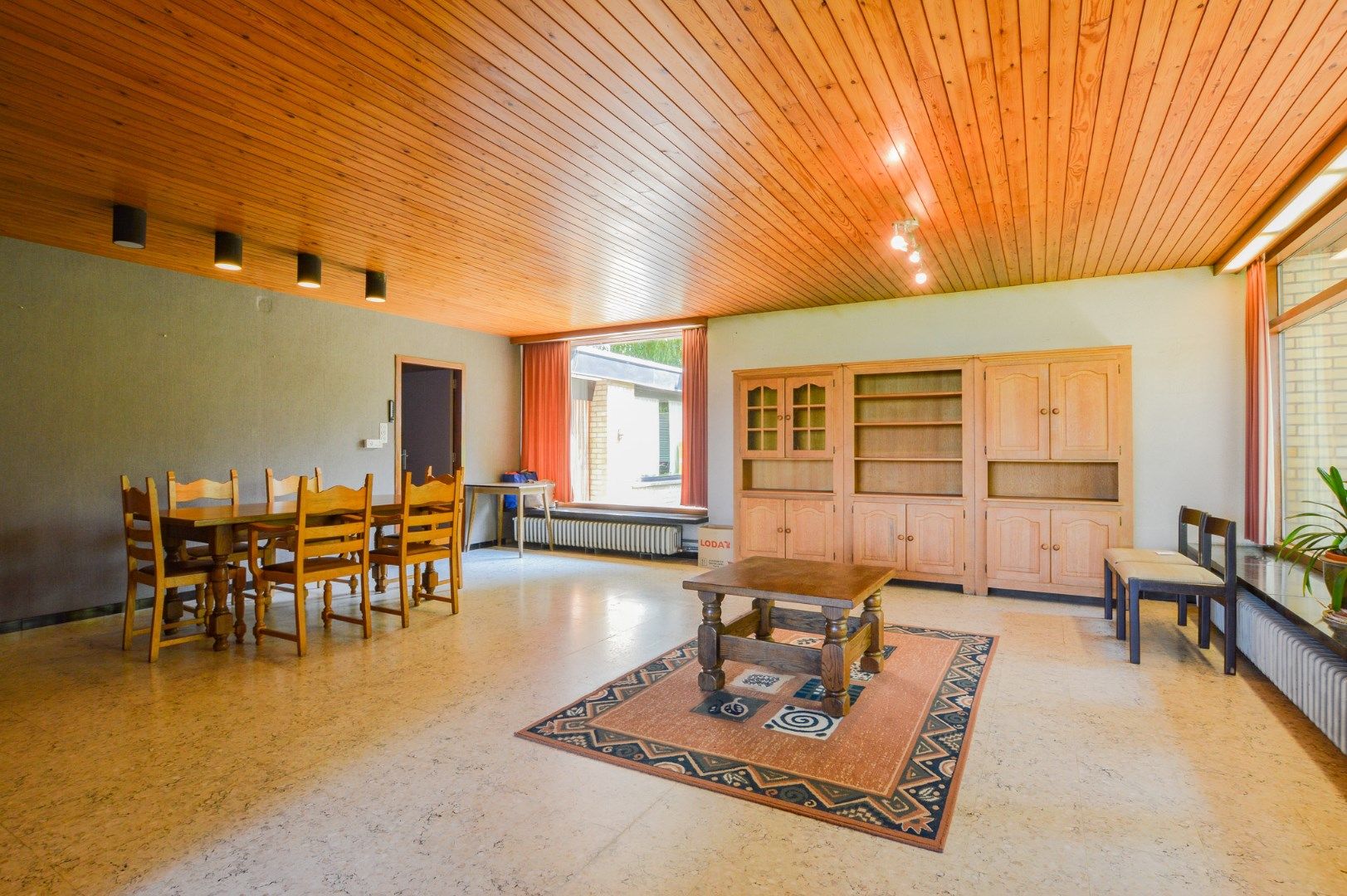 Te renoveren villa met bijgebouwen op landelijke ligging foto 8