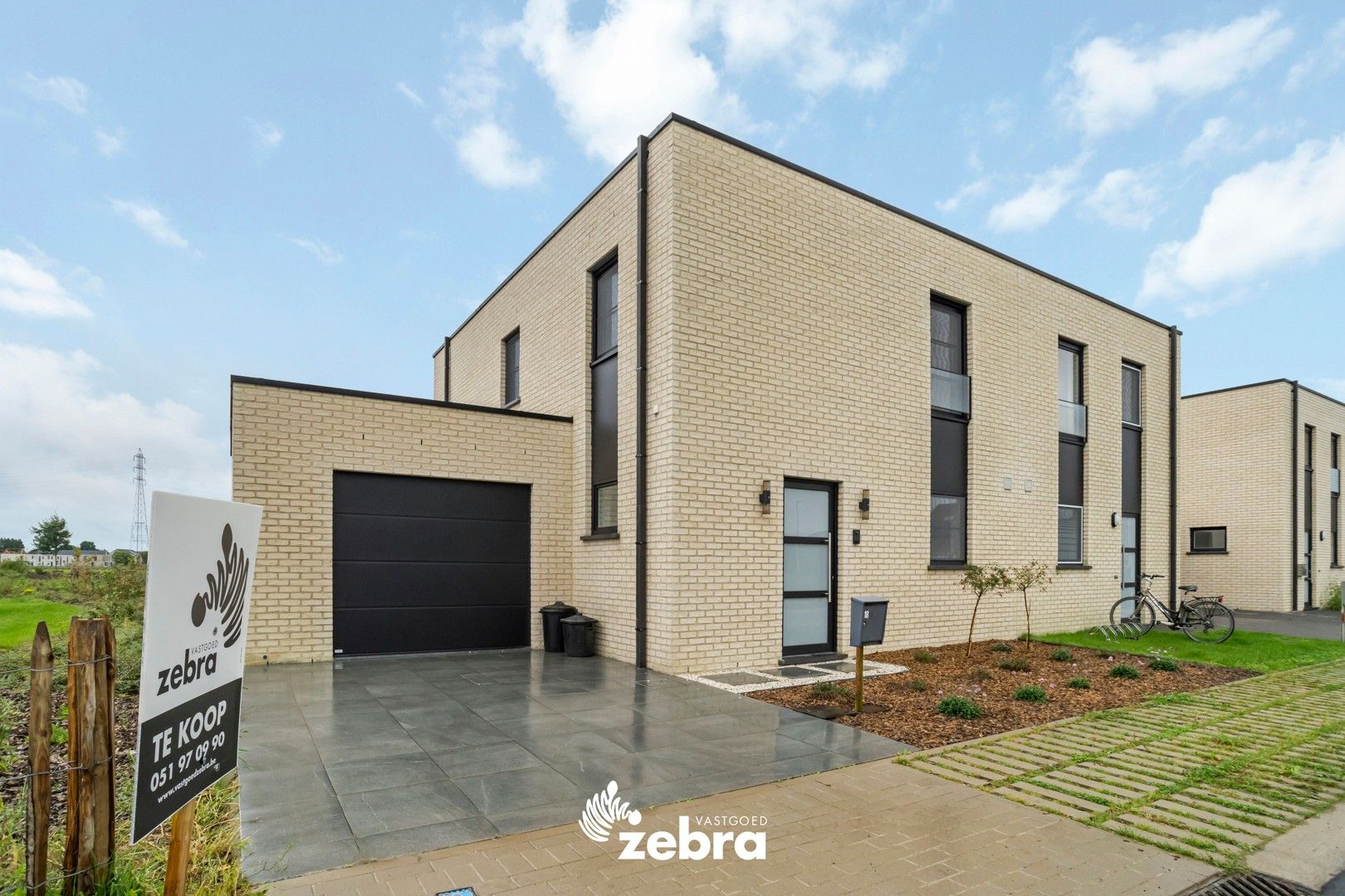 Energiezuinige halfopen woning in een doodlopende straat te Roeselare! foto 17