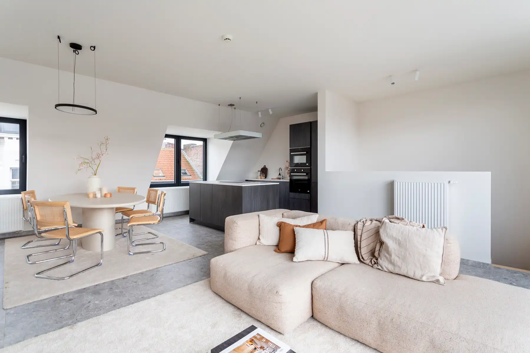 Exclusieve penthouse met 3slpks en dakterras op 't Zuid! foto {{pictureIndex}}