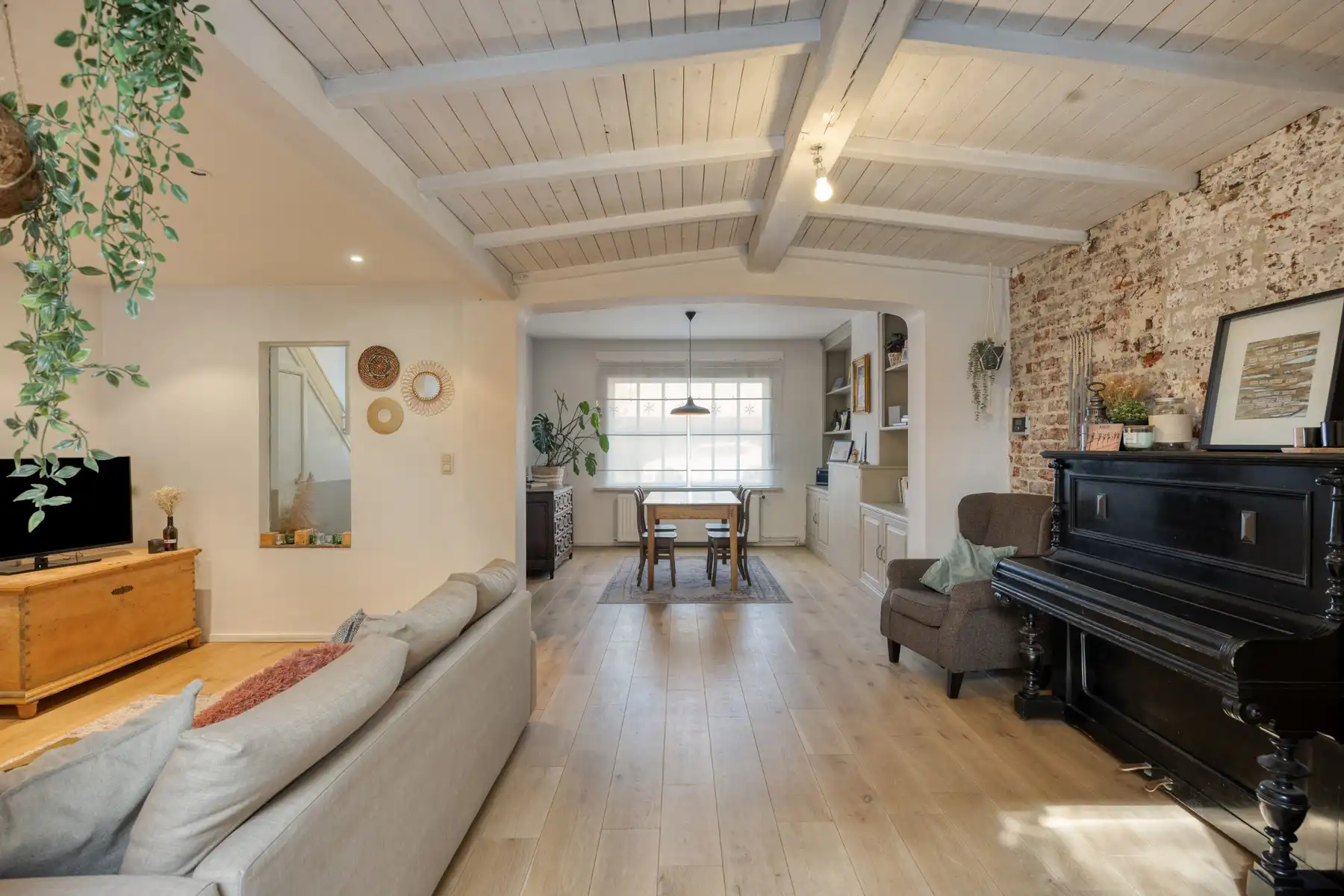 Instapklare woning met 3 slaapkamers en prachtige tuin. foto 8