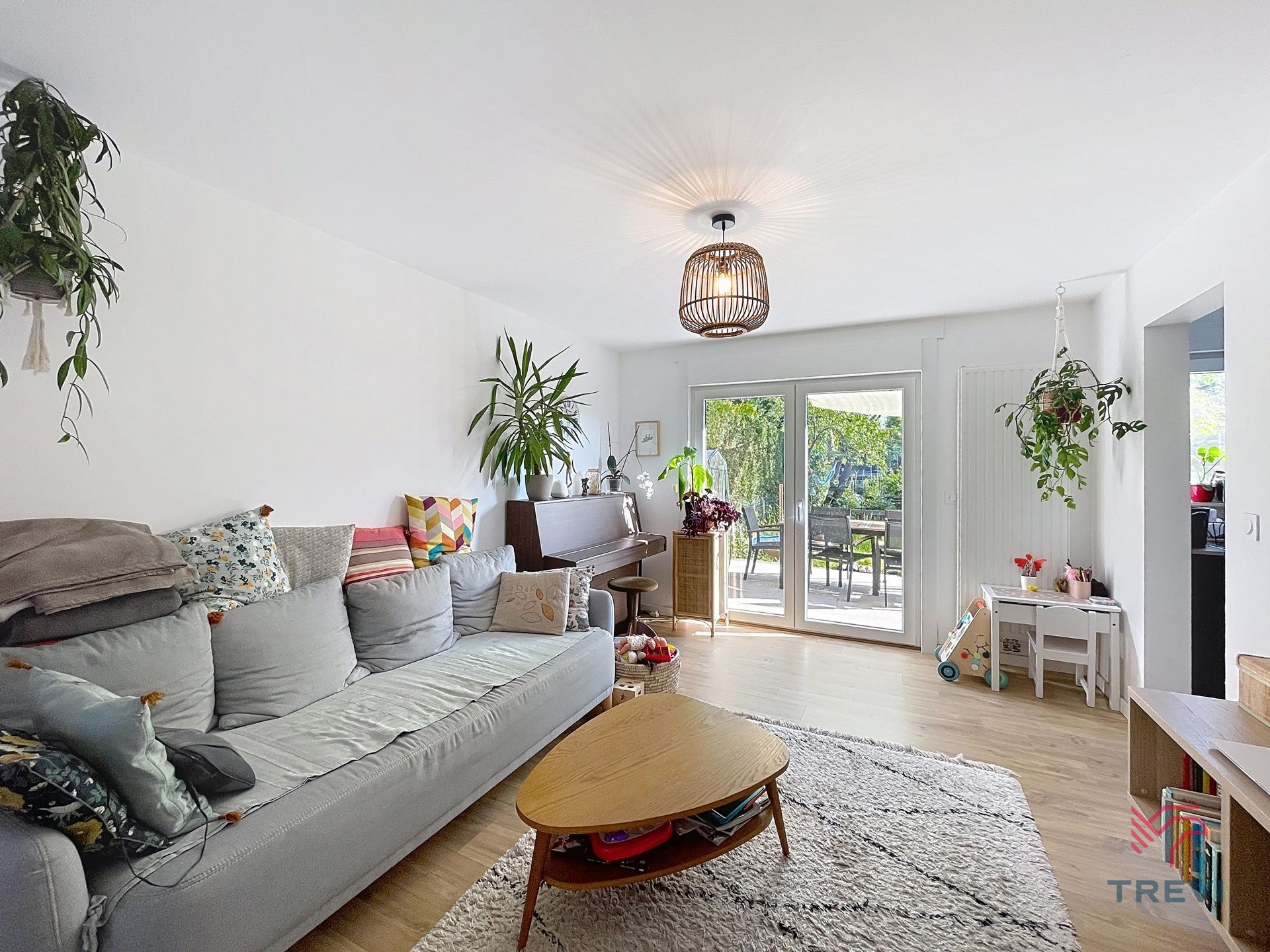 Aantrekkelijk huis met 3 slaapkamers en tuin  foto 2