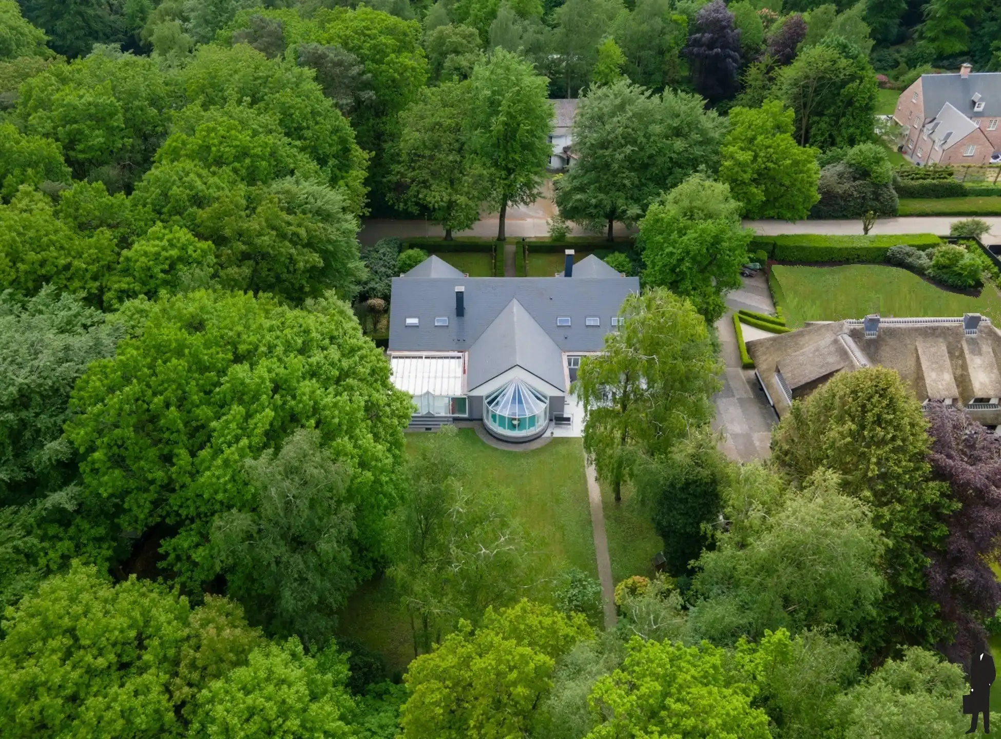 Top gelegen villa met binnenzwembad! foto 2