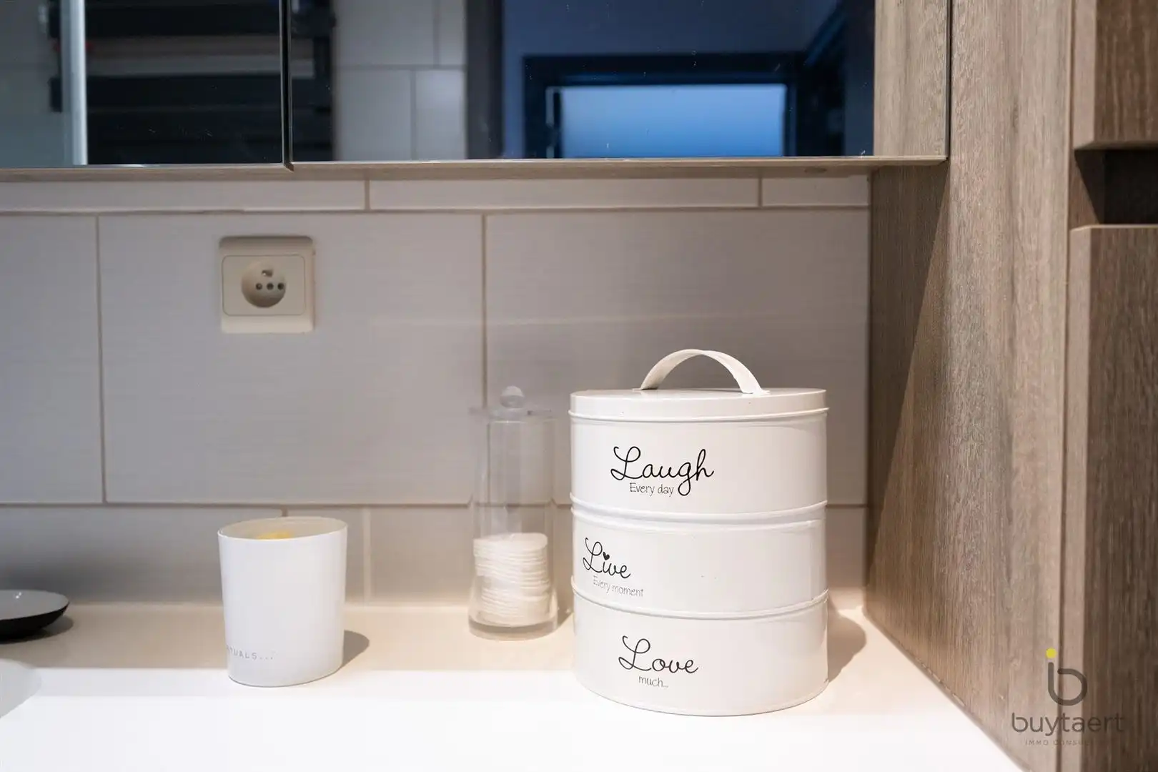 RUIM LICHTRIJK HOEKAPPARTEMENT MET GEZELLIG ZONNETERRAS EN ONDERGRONDSE AUTOSTAANPLAATS! foto 17