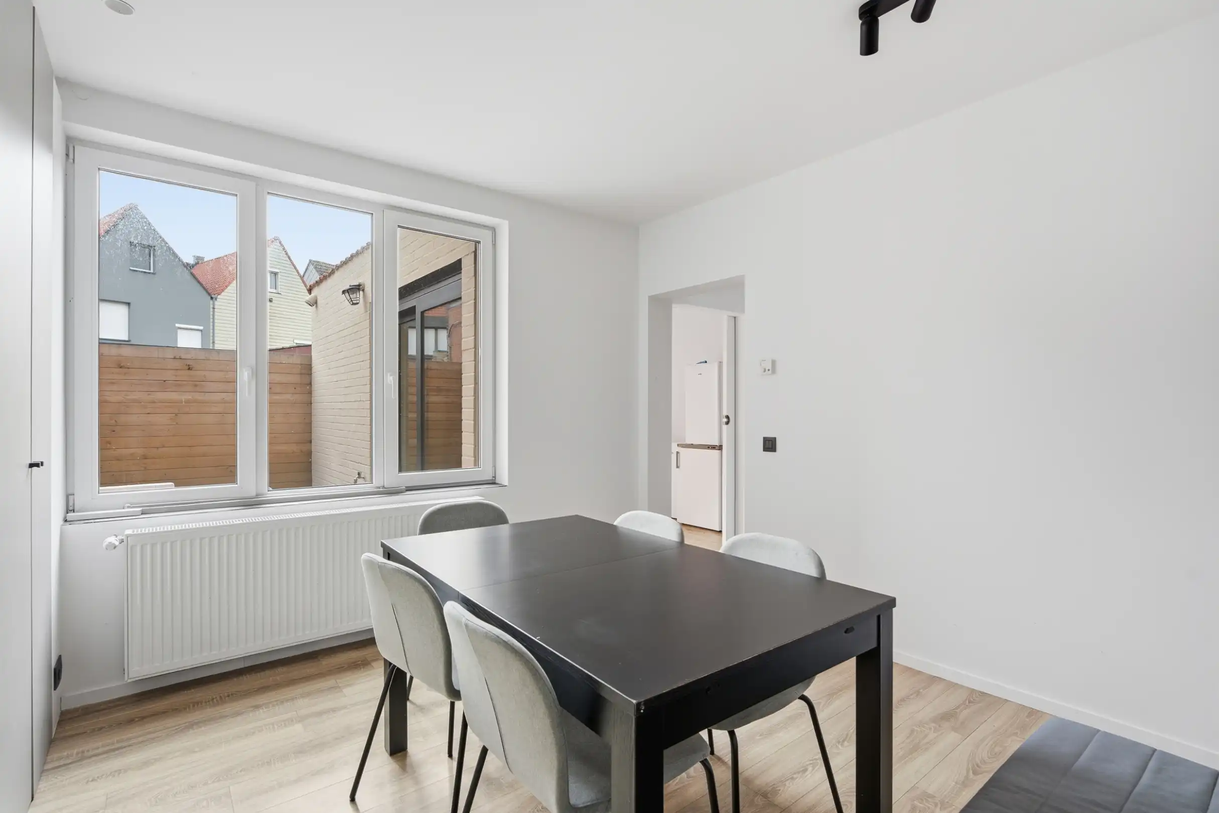 Vernieuwde woning met 5 slaapkamers te Zeebrugge foto 5