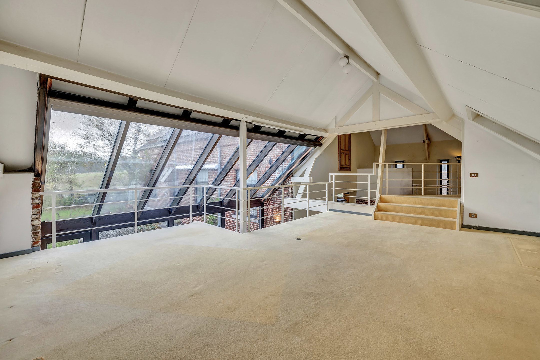 Fantastisch gerenoveerde hoeve met binnenzwembad foto 9