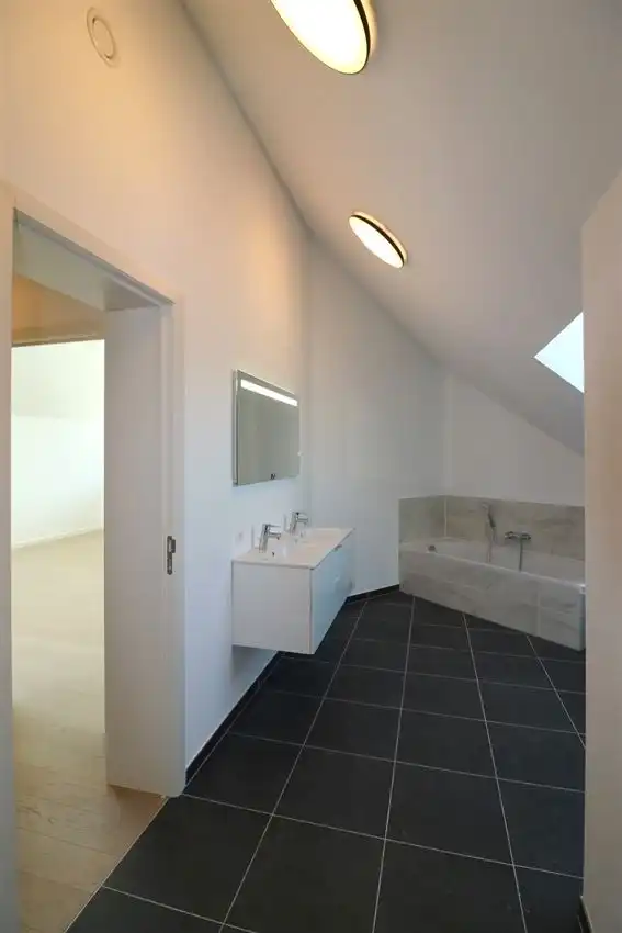 Bijzonder opgevat penthouse, 2 slpk., garage, groot terras foto 24