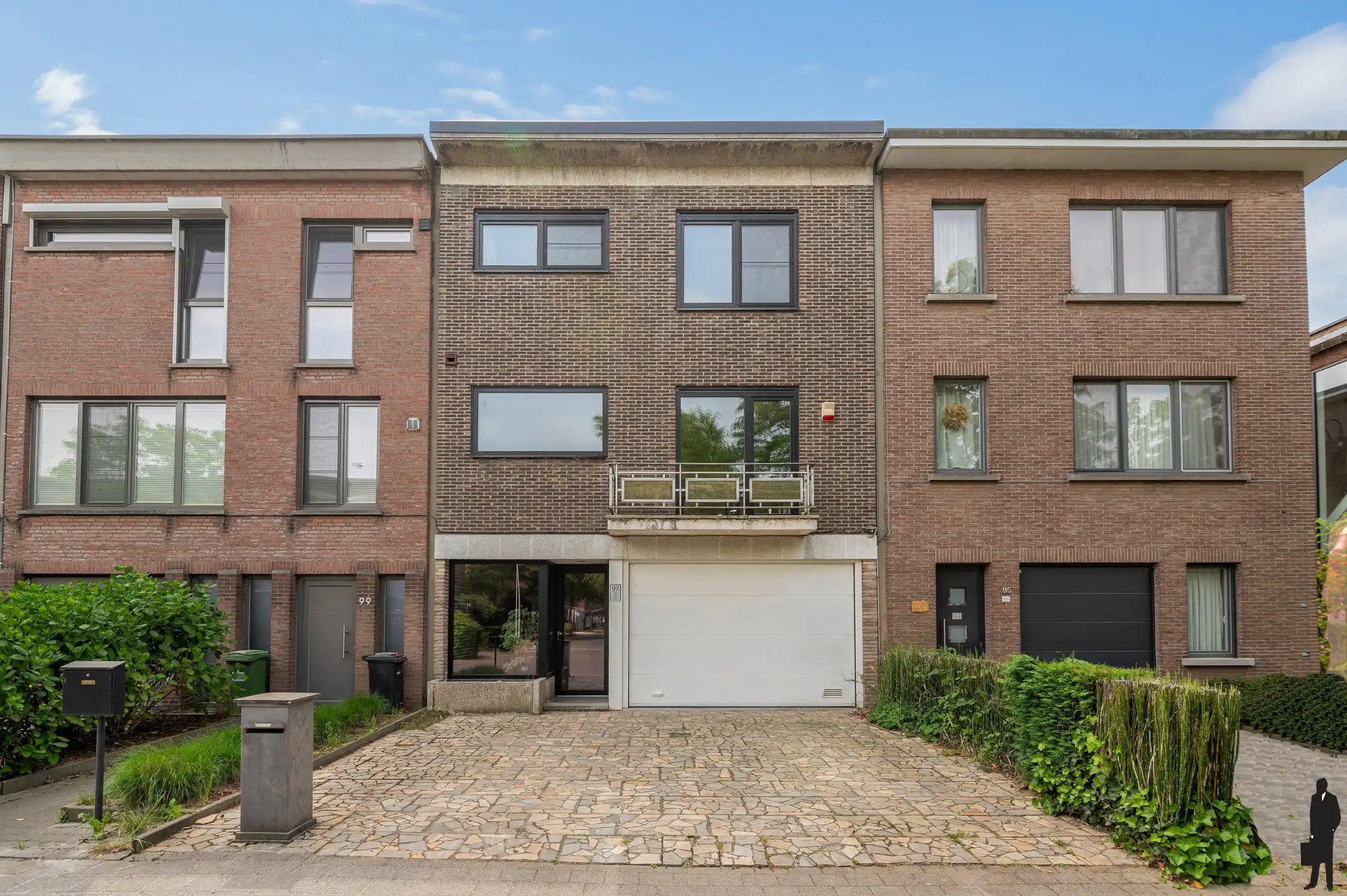 Welgelegen zeer energiezuinige woning met 5 slpks en Z-tuin foto 2