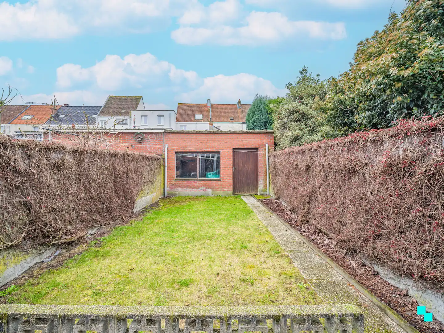 Te renoveren woning met gezellige tuin foto 18