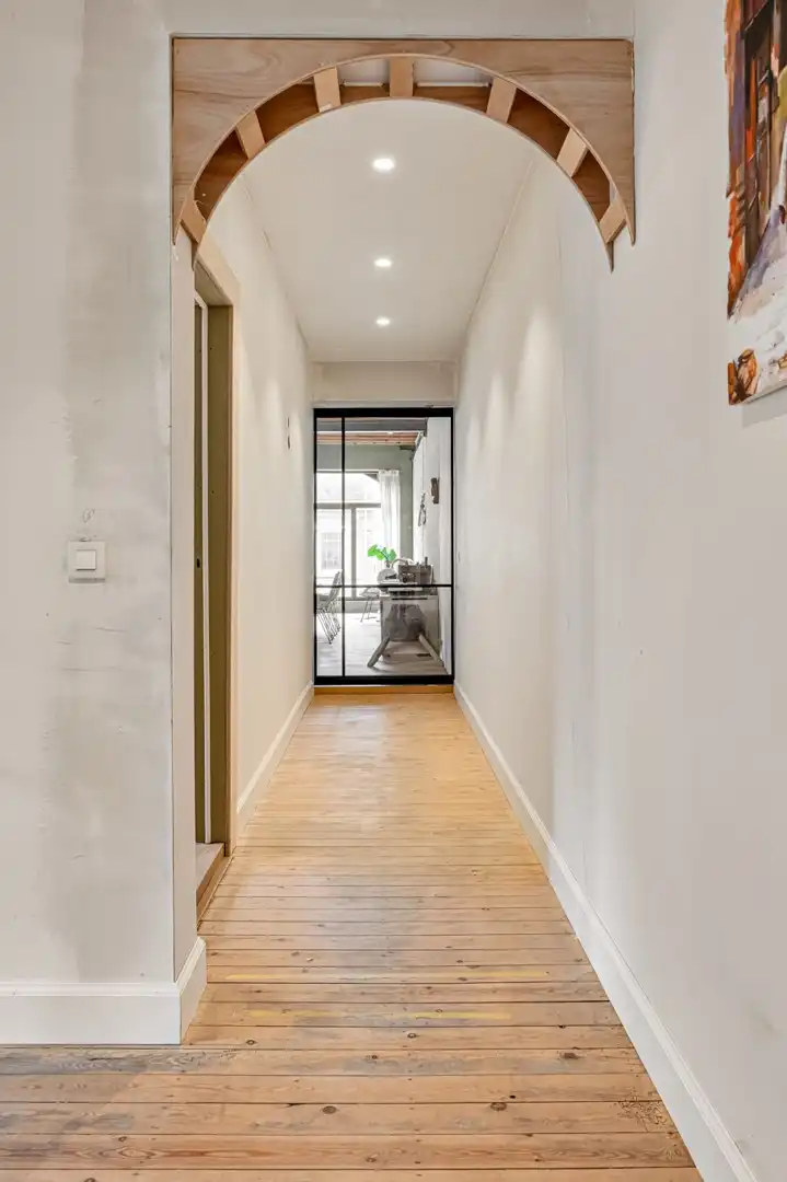 Karaktervolle interbellumwoning met loods foto 9