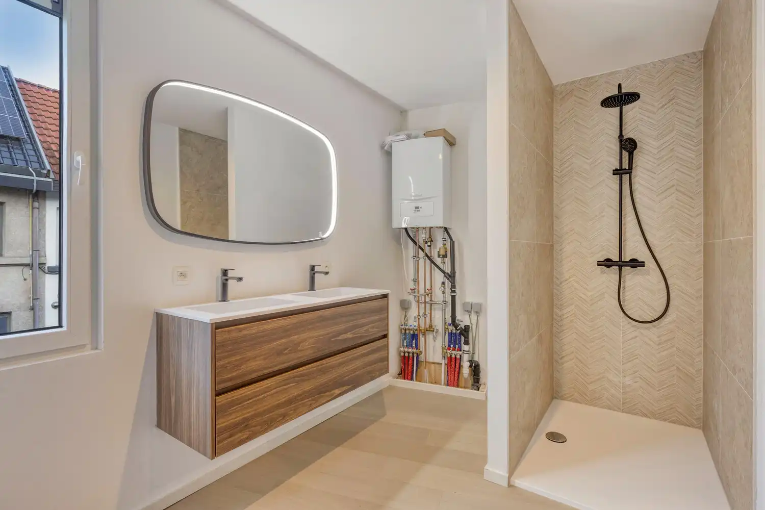 Charmante vernieuwbouwwoning met 3 slaapkamers en koer foto 11