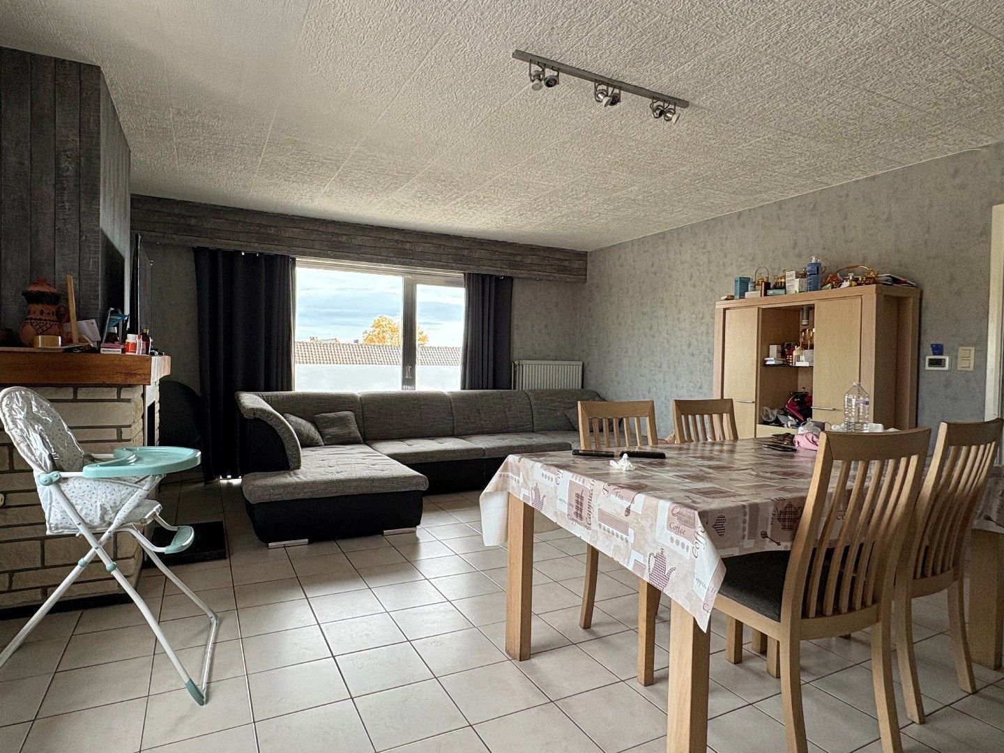 Appartement te koop op de 3e verdieping in Harelbeke met 3 slaapkamers foto 2