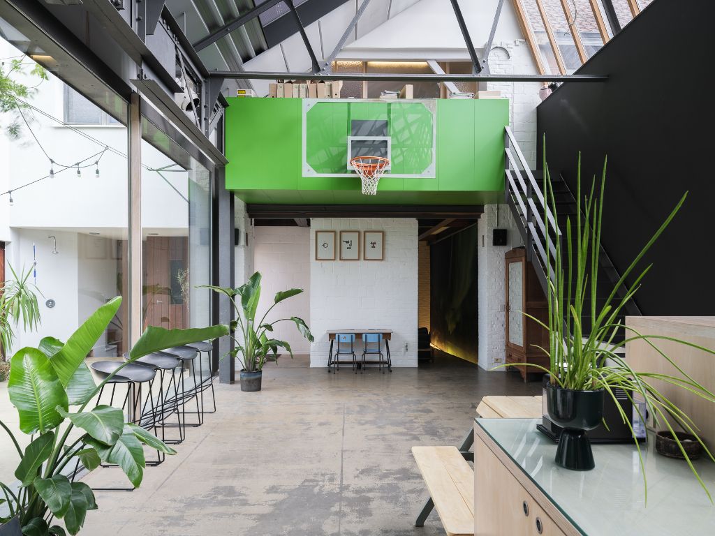 Lichtrijke en karaktervolle loft met tuin en 5 slaapkamers op toplocatie nabij Gent centrum! foto 7